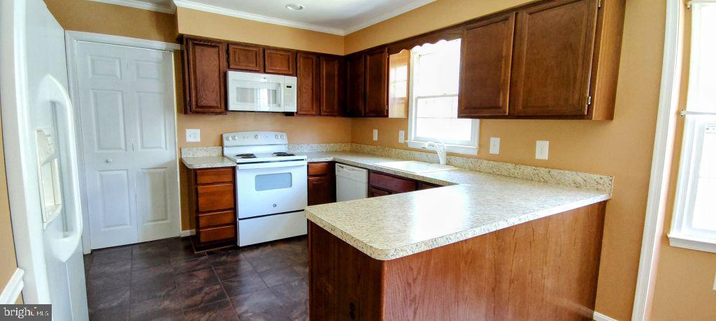 LAKEWOOD HILLS - Residential