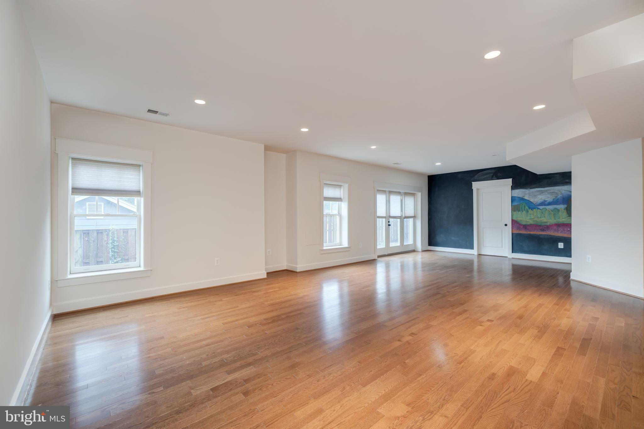 MAYWOOD - Residential