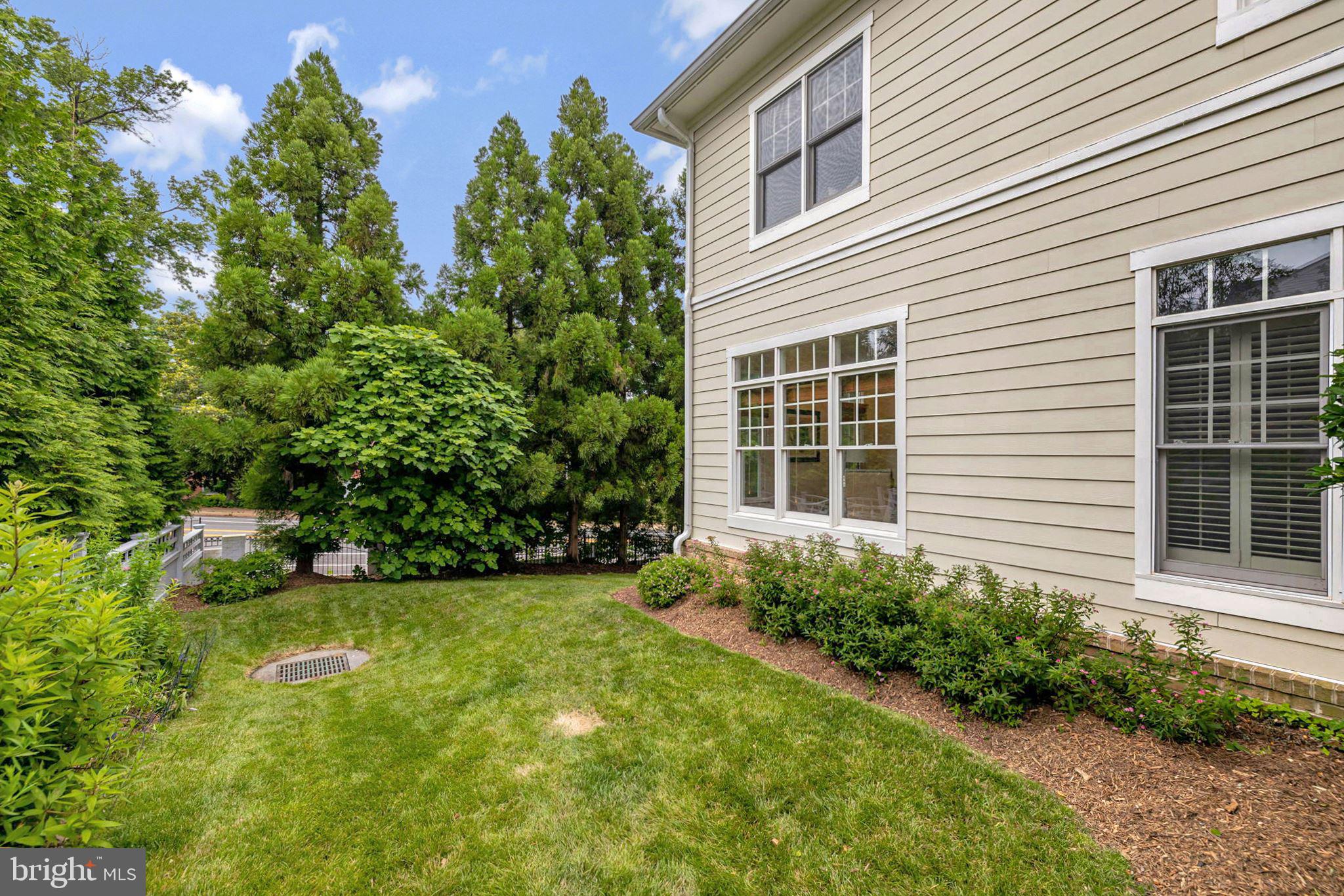 MAYWOOD - Residential