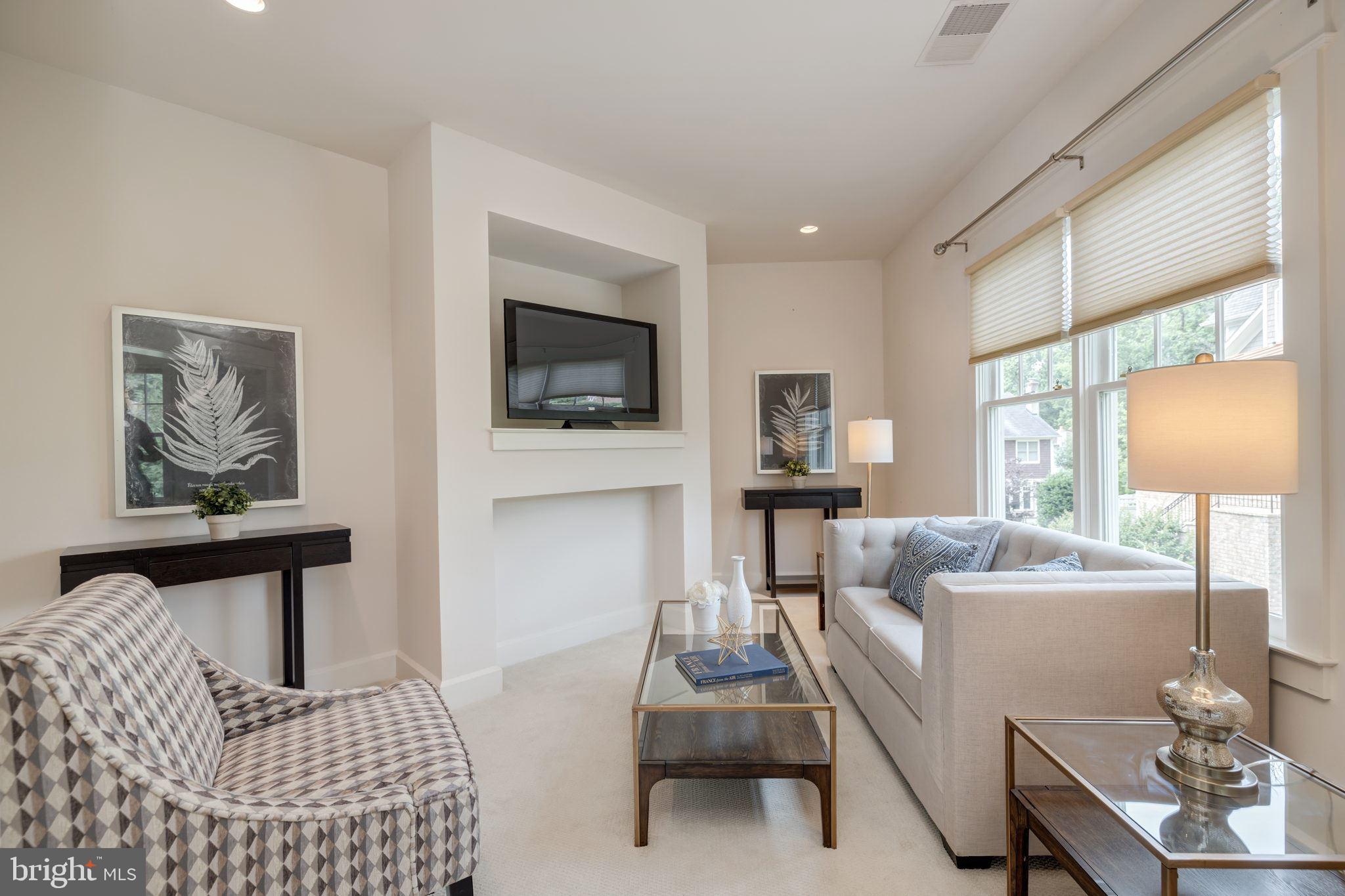 MAYWOOD - Residential