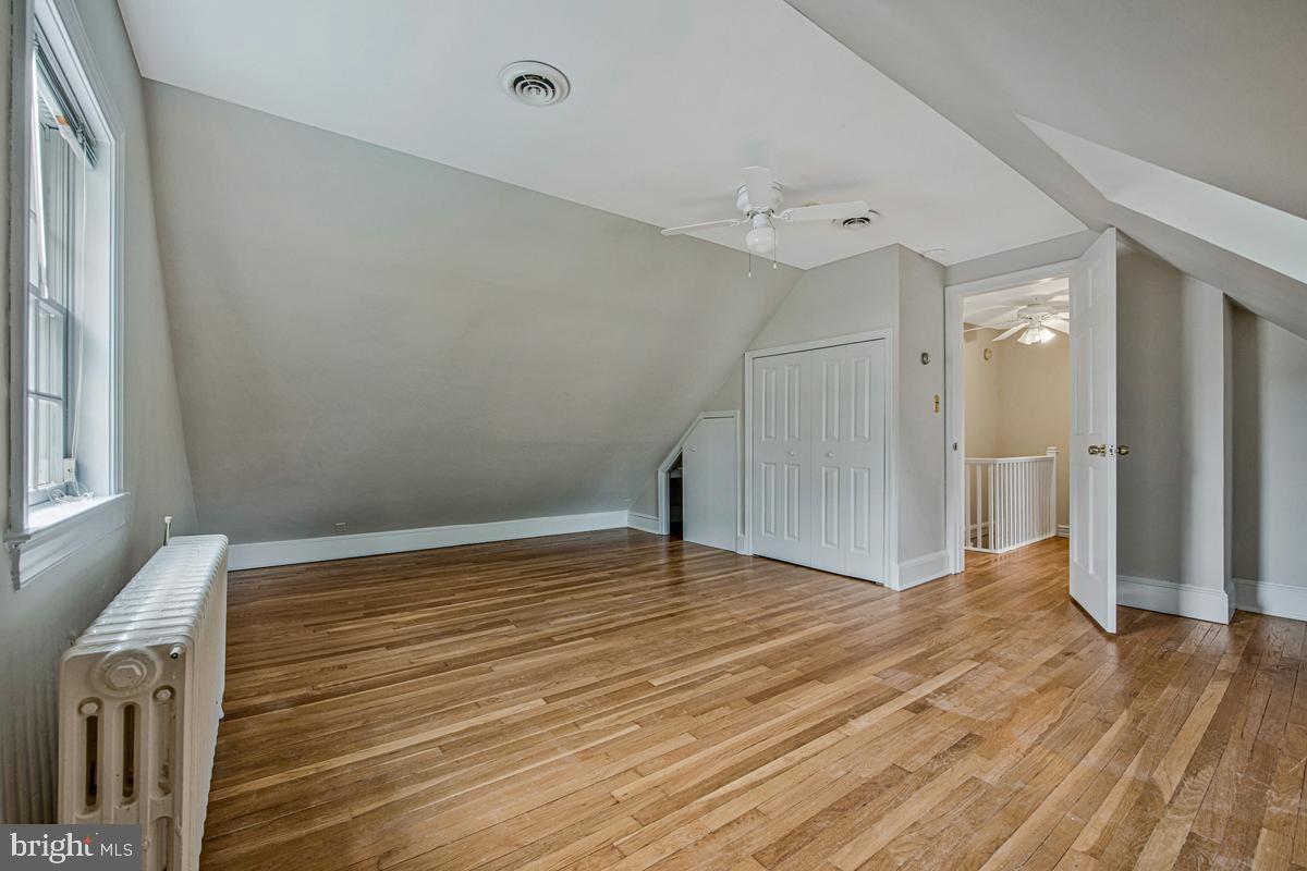 GLENBROOK KNOLLS - Residential