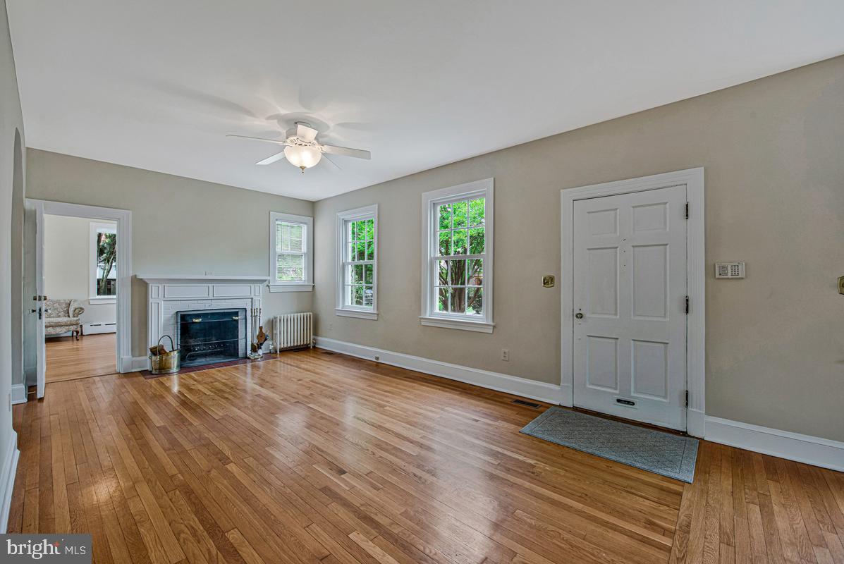 GLENBROOK KNOLLS - Residential