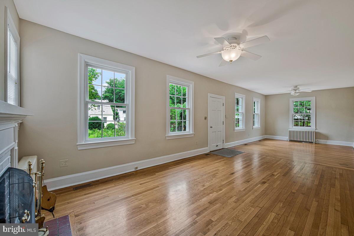 GLENBROOK KNOLLS - Residential