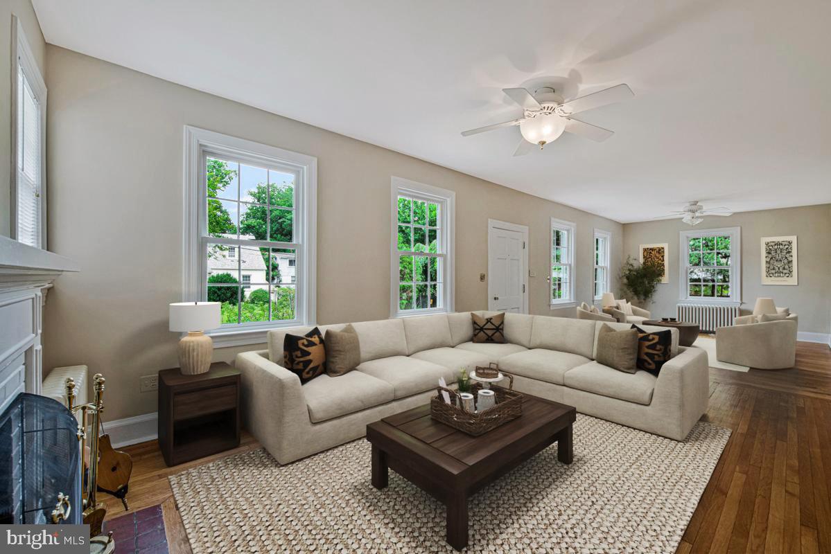 GLENBROOK KNOLLS - Residential