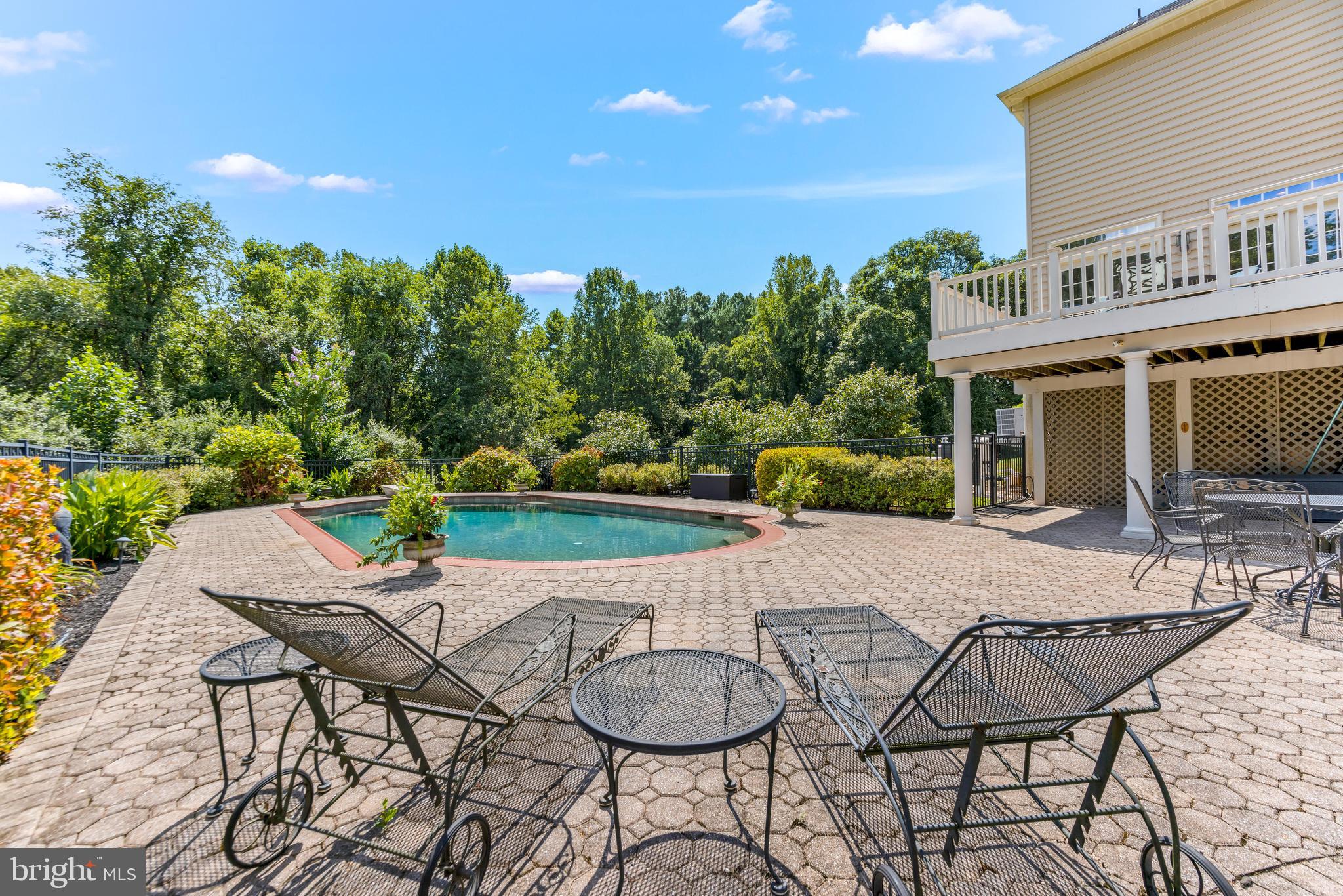 LAKE FOREST - Residential