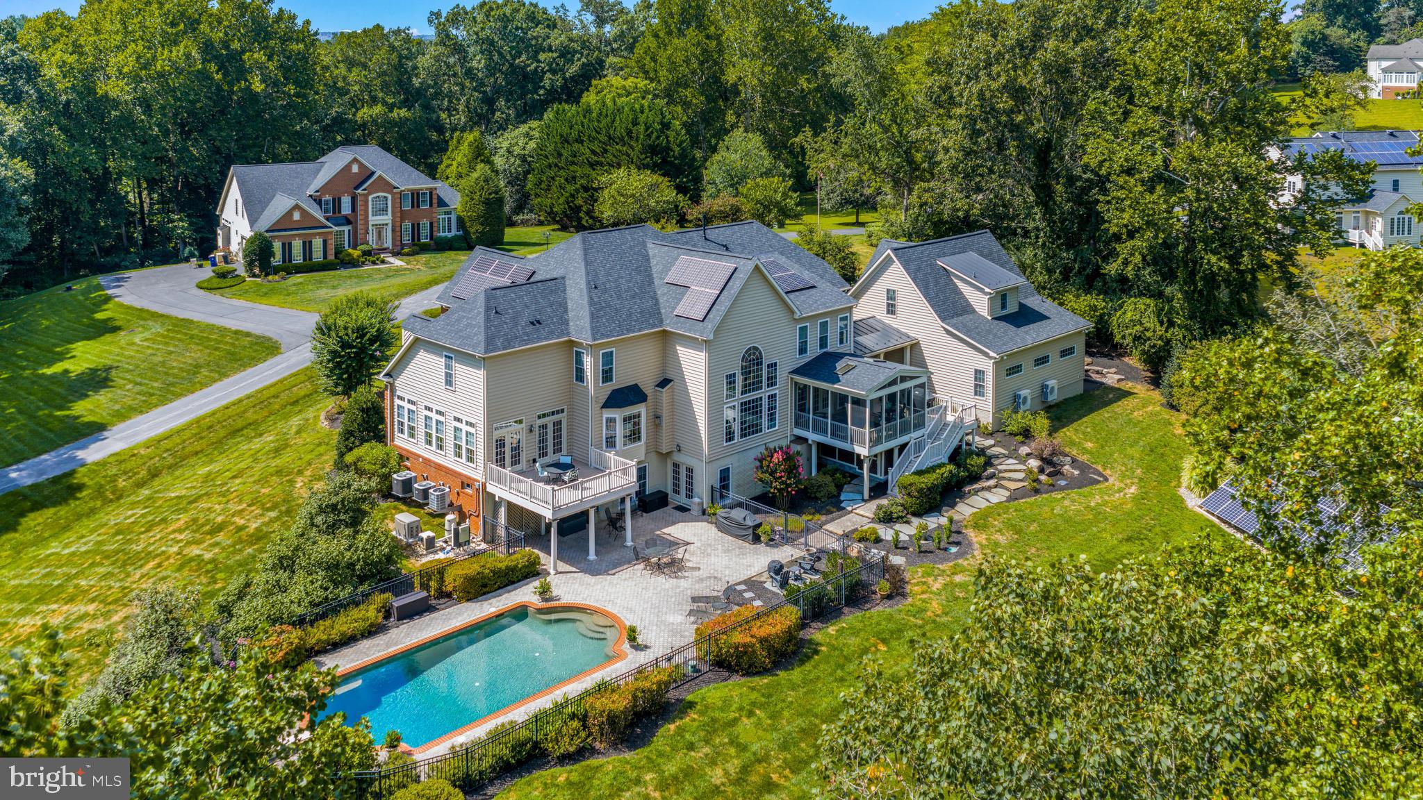 LAKE FOREST - Residential