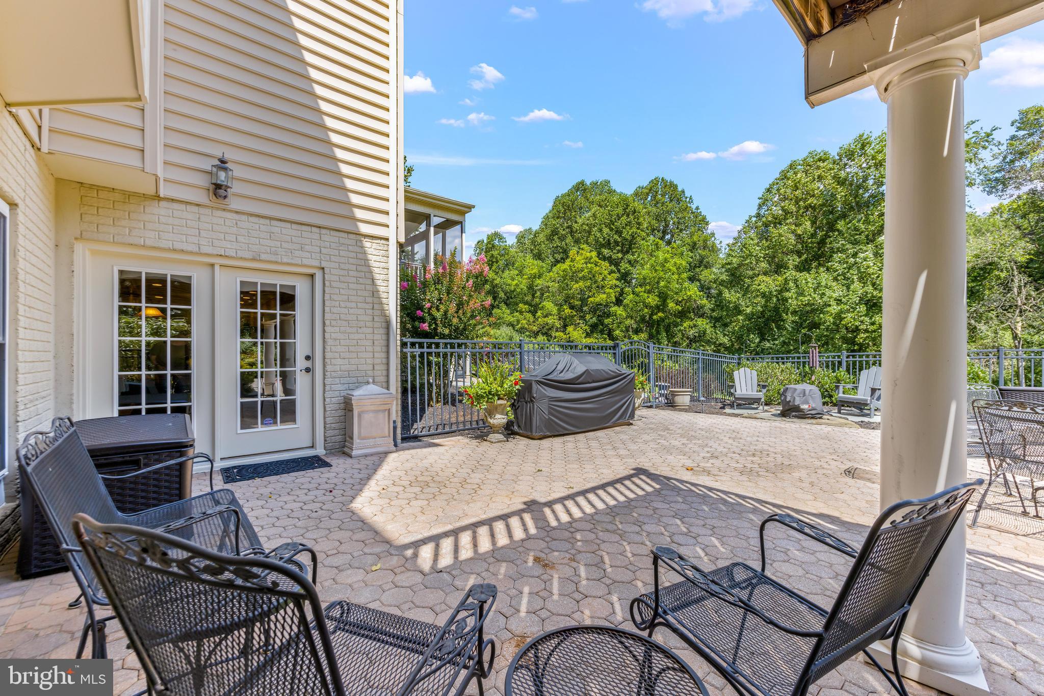 LAKE FOREST - Residential