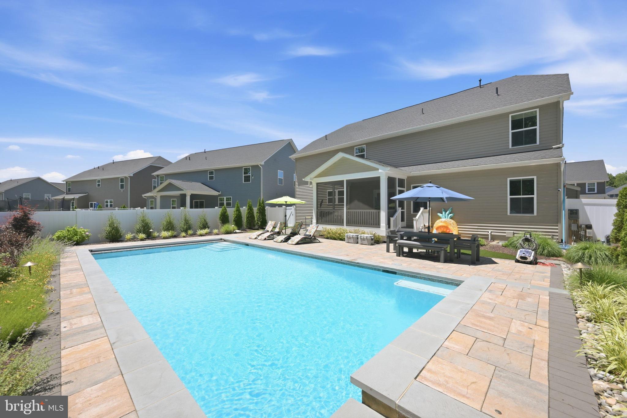 TWO RIVERS - Residential