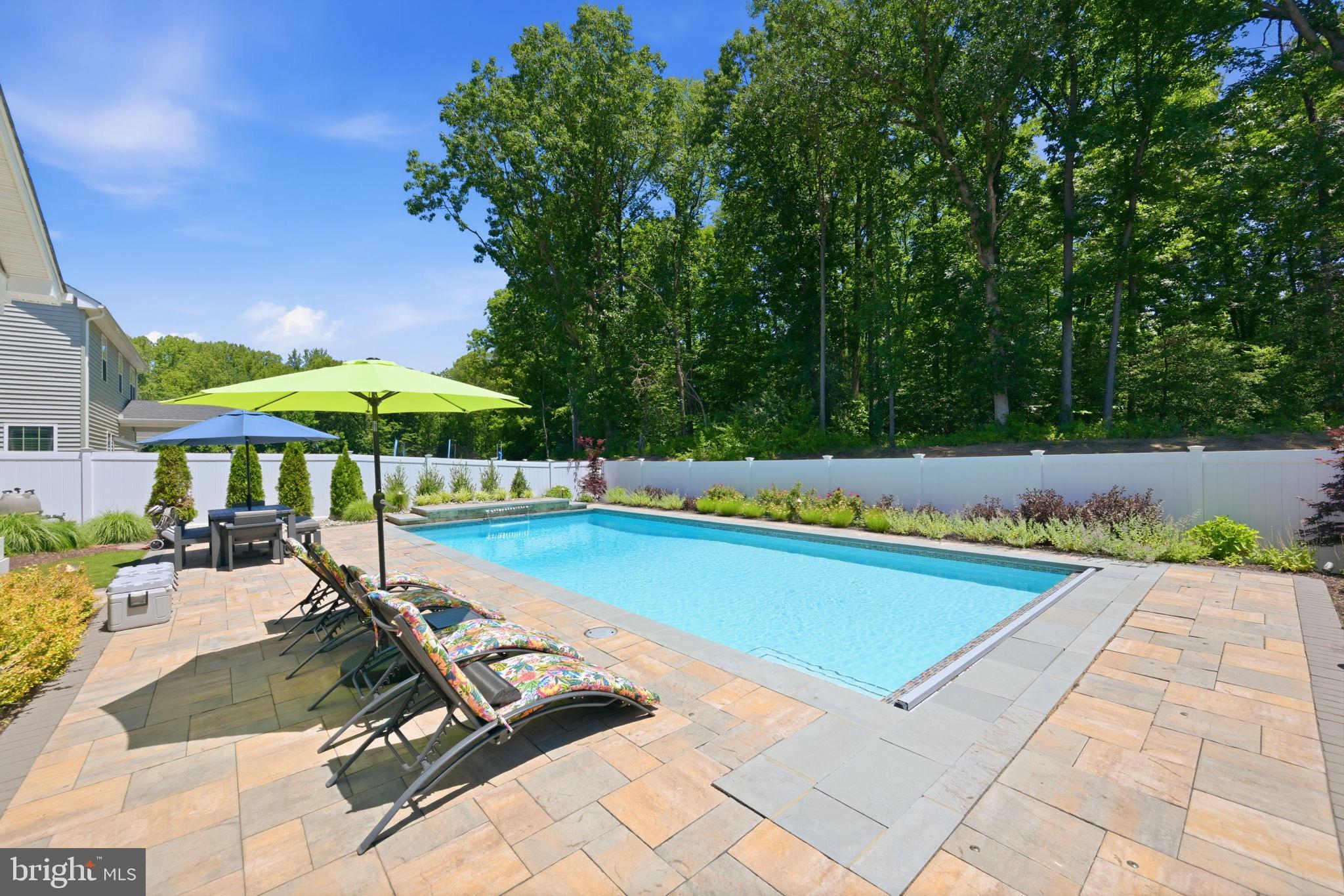 TWO RIVERS - Residential