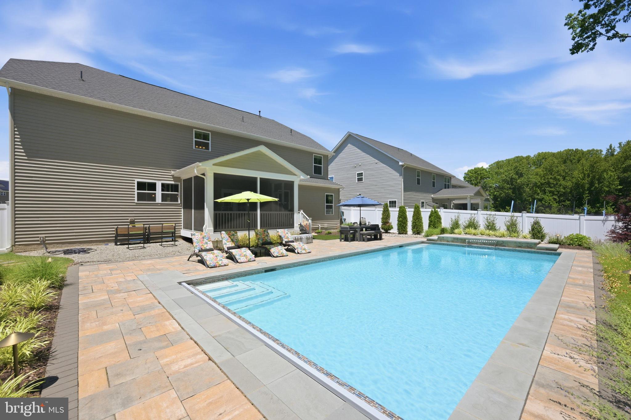 TWO RIVERS - Residential