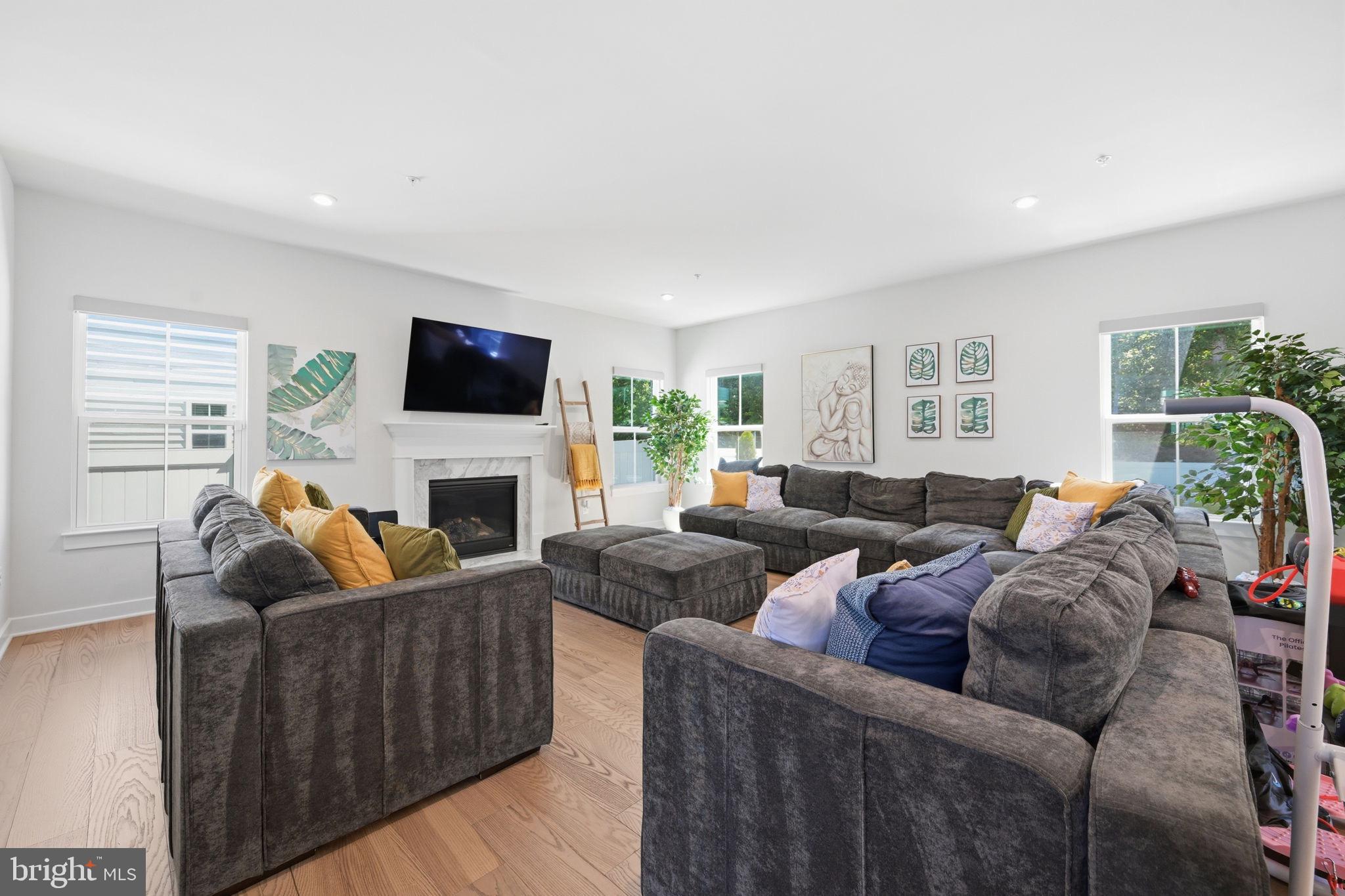 TWO RIVERS - Residential
