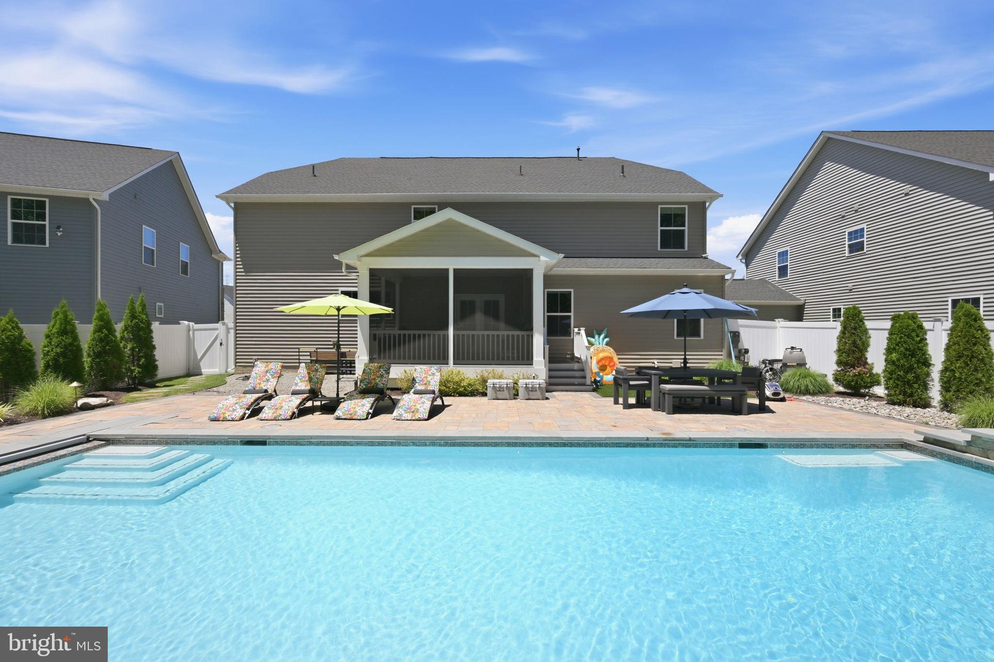 TWO RIVERS - Residential