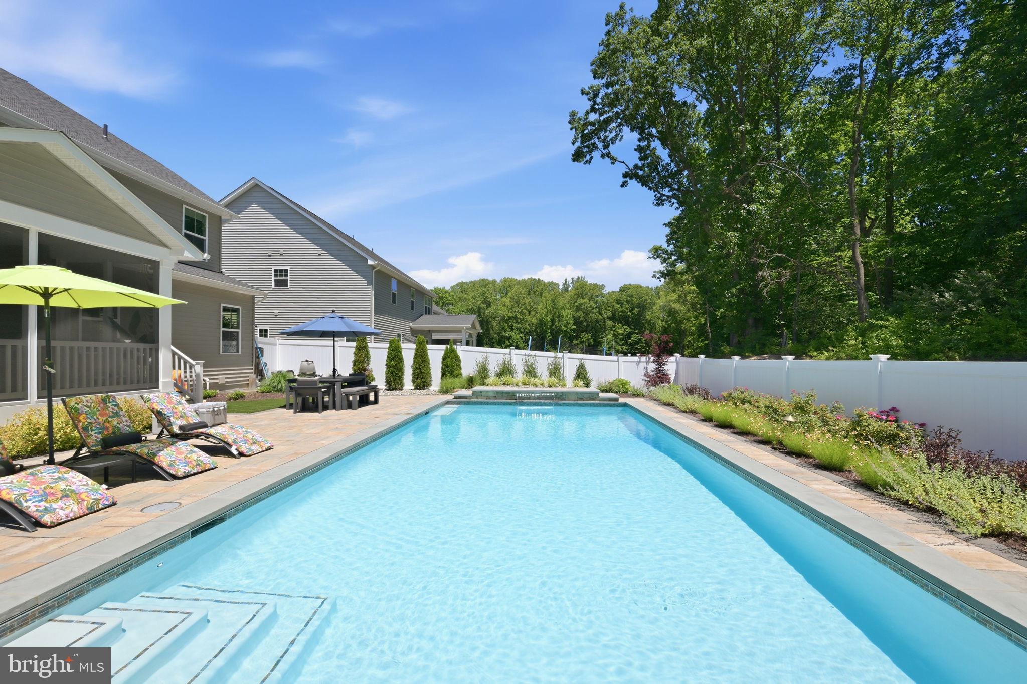 TWO RIVERS - Residential