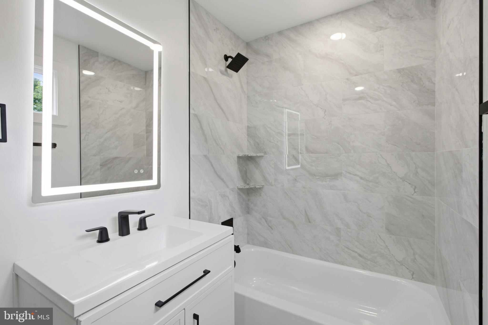 HOLLYWOOD - Residential