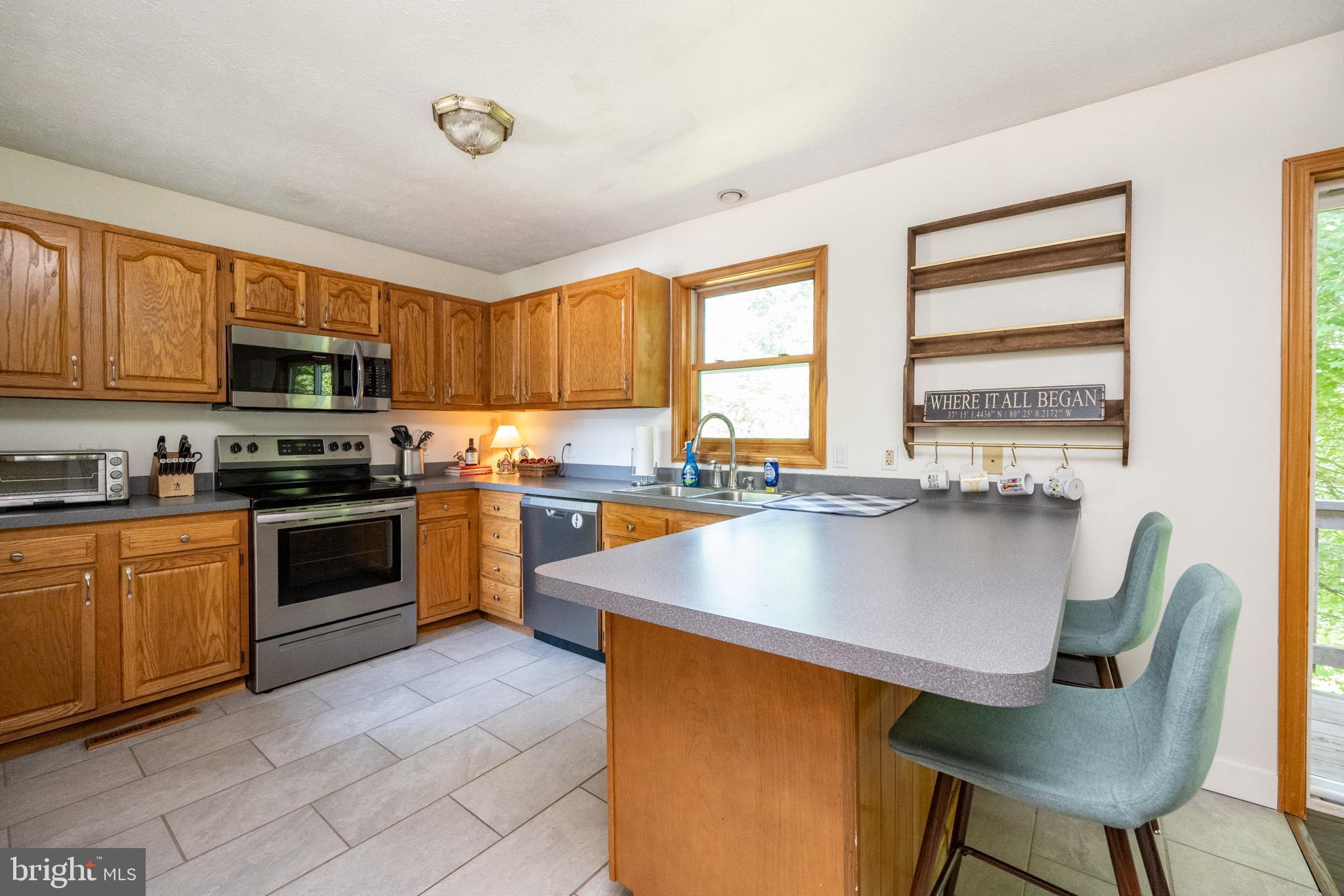 MITCHELL MANOR - Residential