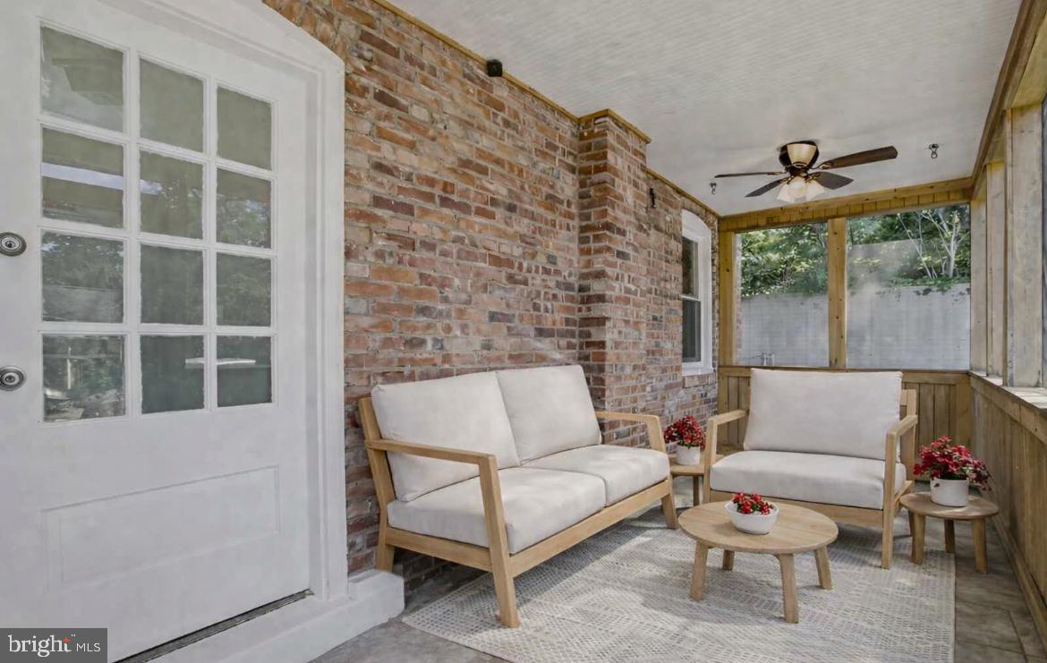 ROCKCREST - Residential