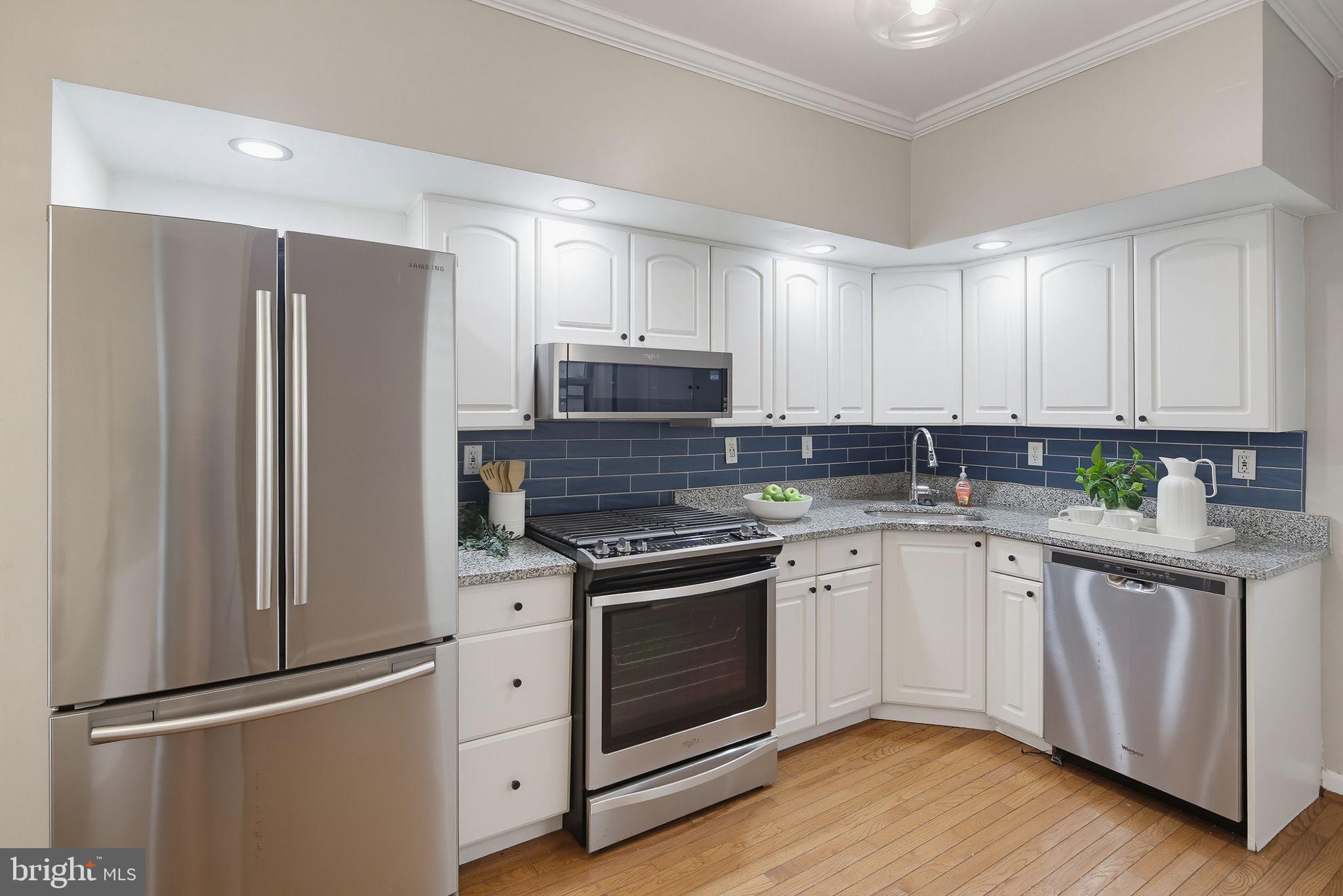 RIVERSIDE PARK - Residential