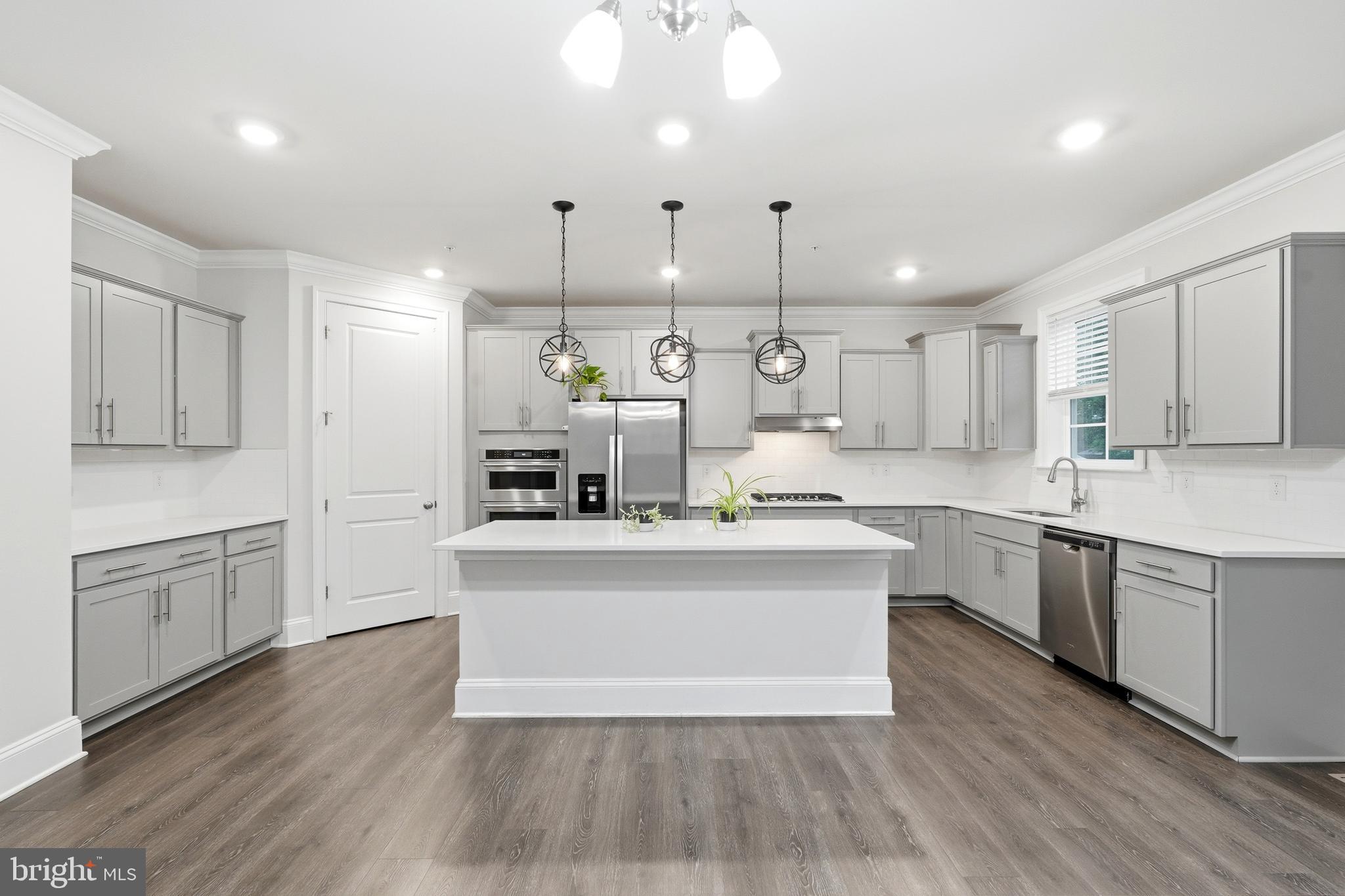 STONEGATE - Residential