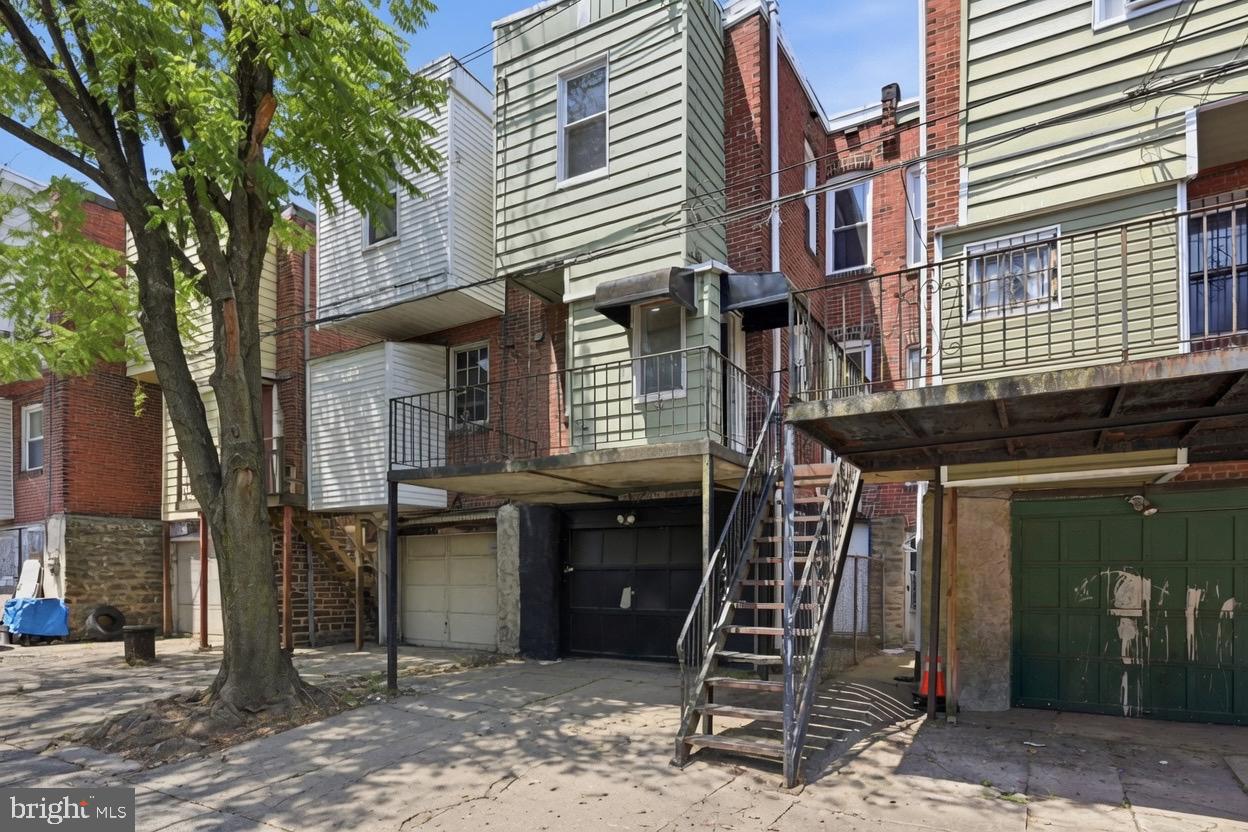 FERN ROCK - Residential