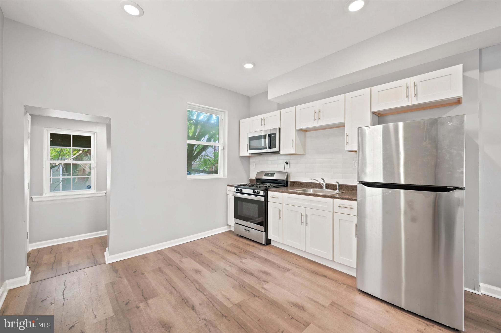 FERN ROCK - Residential