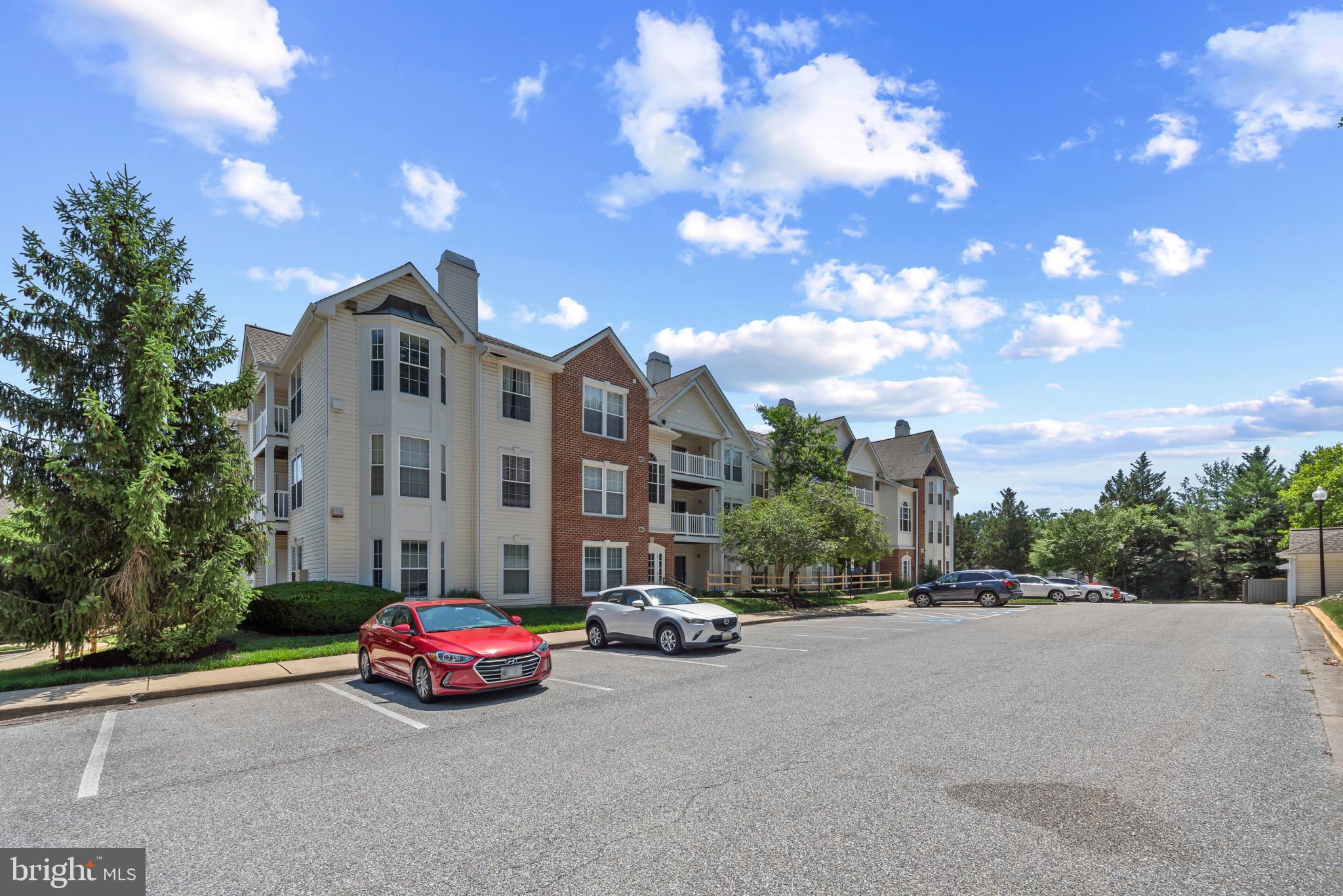 OXBOW APTS AT RUSSETT - Residential