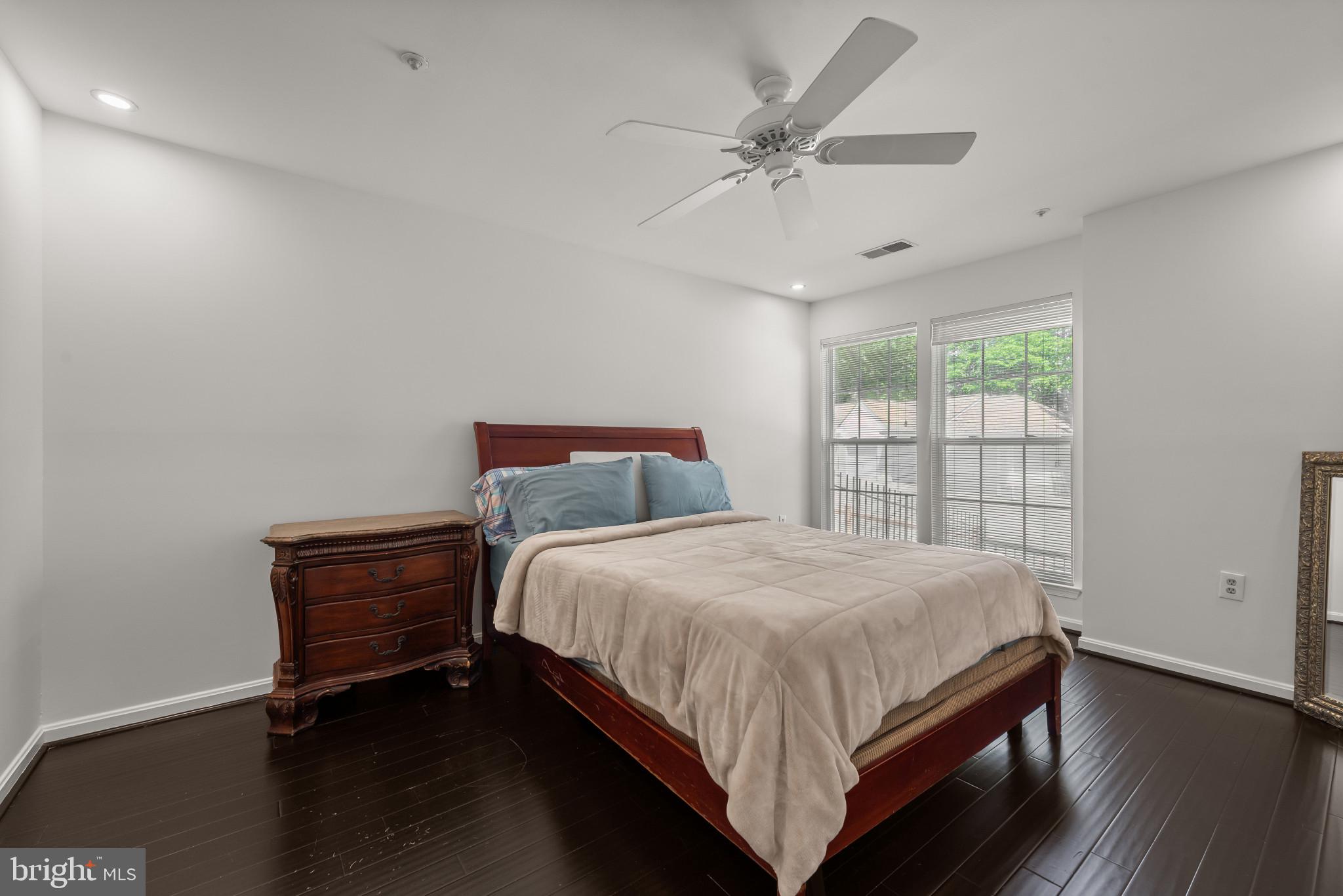 OXBOW APTS AT RUSSETT - Residential