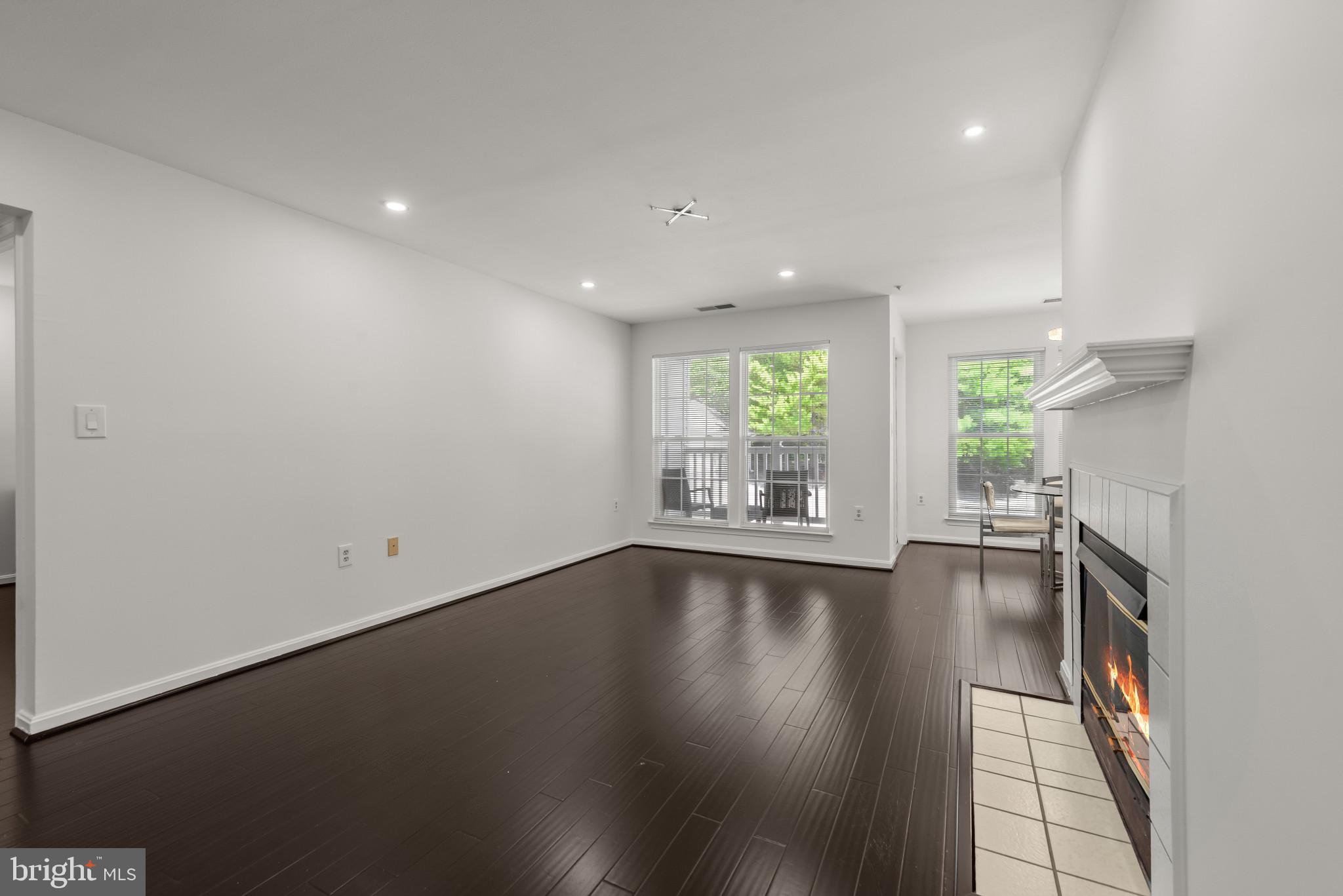 OXBOW APTS AT RUSSETT - Residential