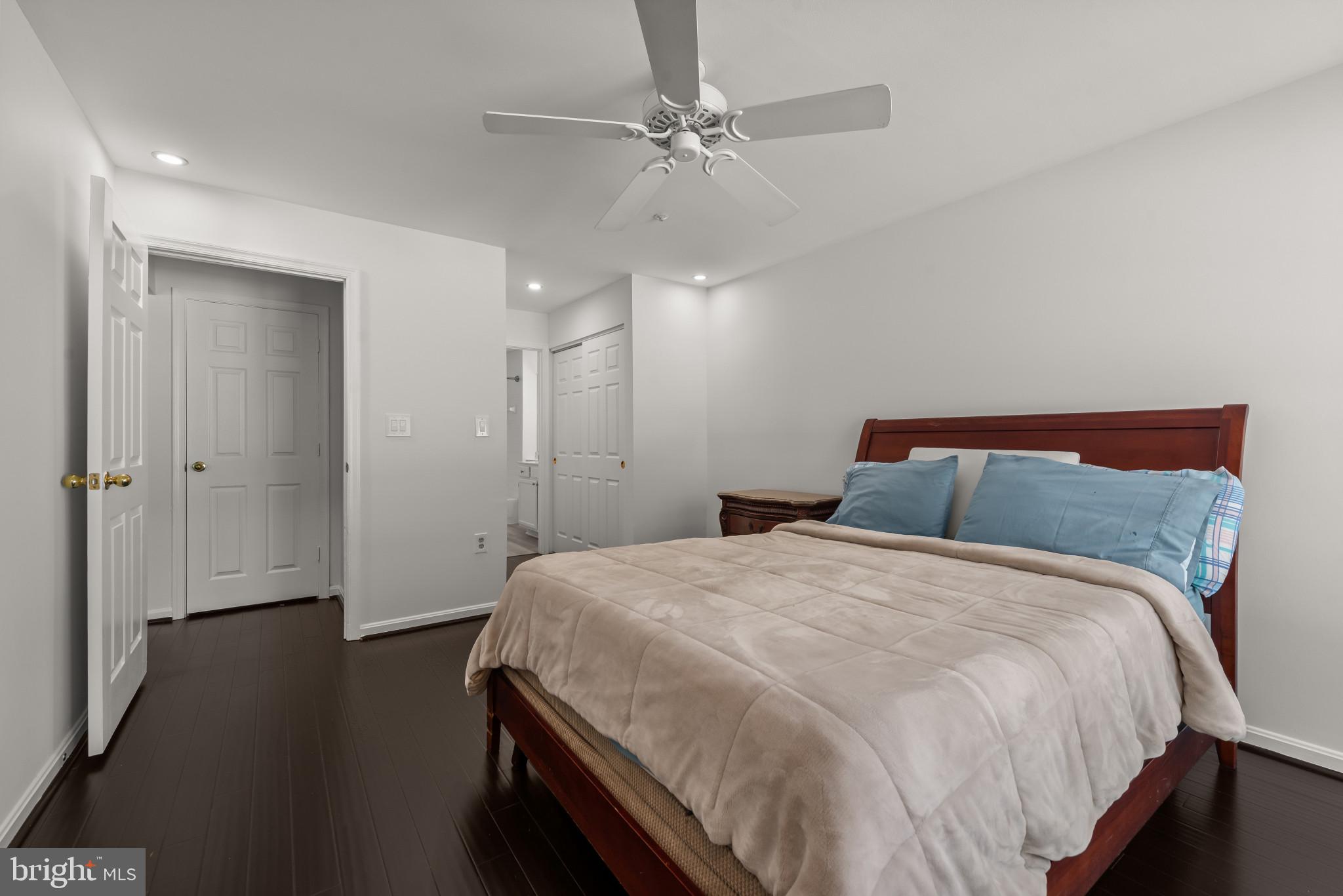 OXBOW APTS AT RUSSETT - Residential