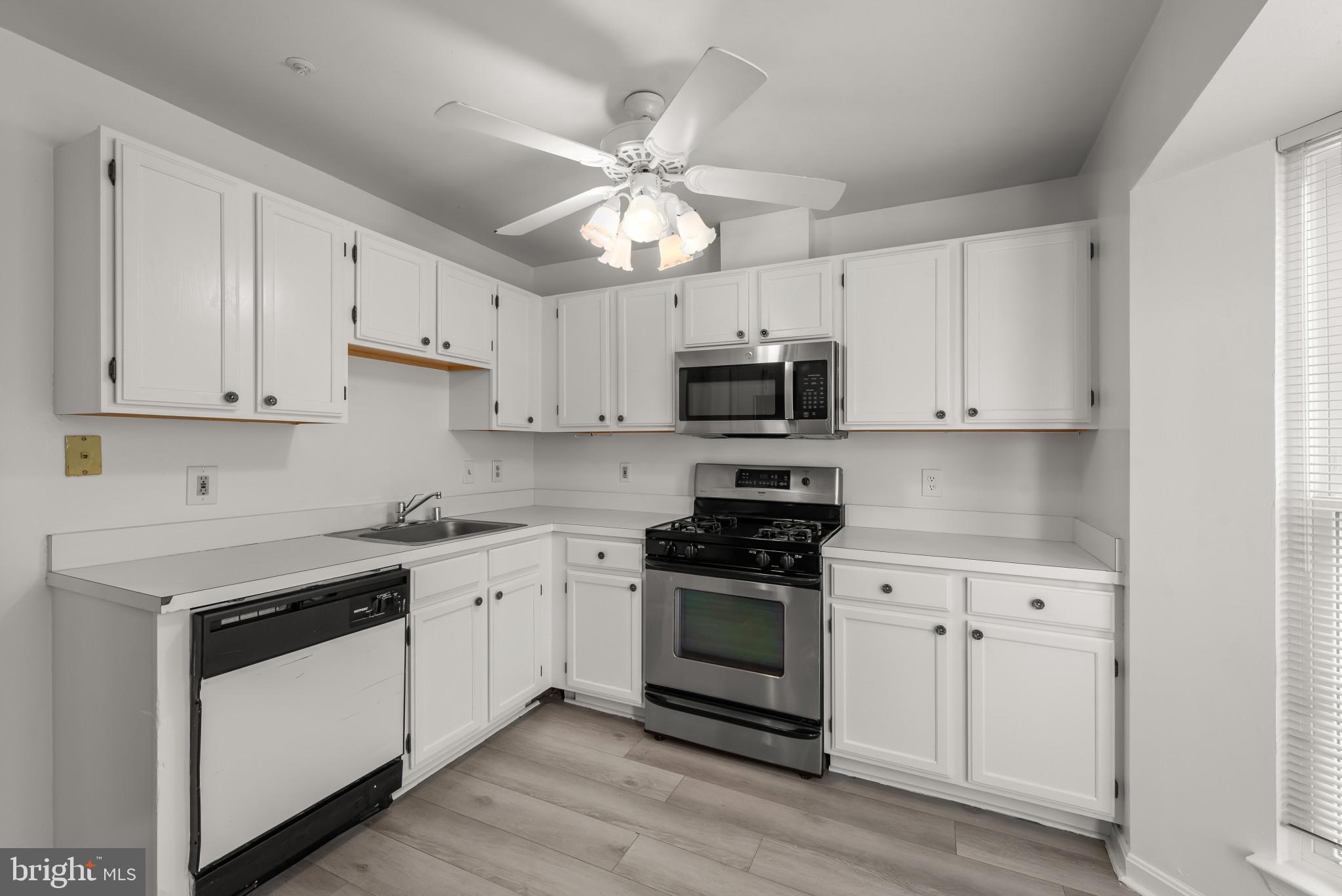 OXBOW APTS AT RUSSETT - Residential