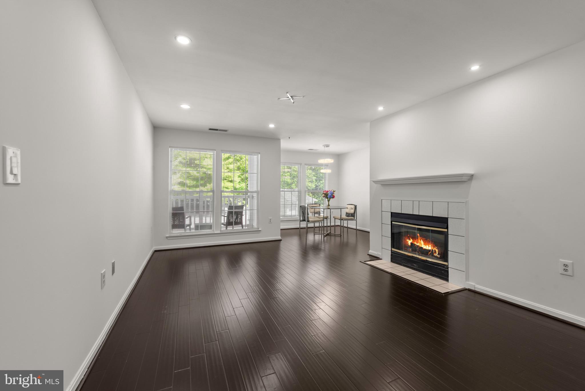 OXBOW APTS AT RUSSETT - Residential