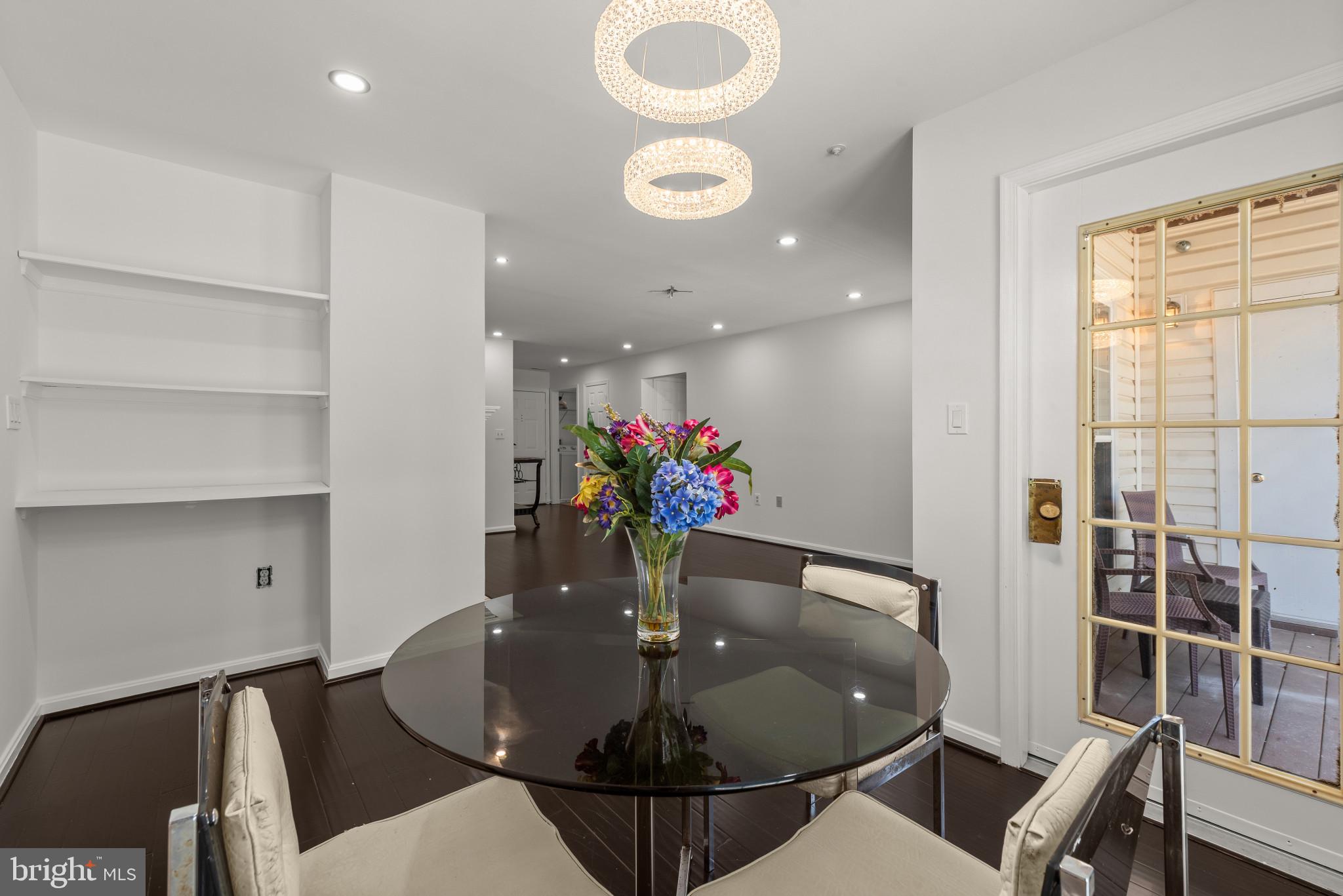 OXBOW APTS AT RUSSETT - Residential