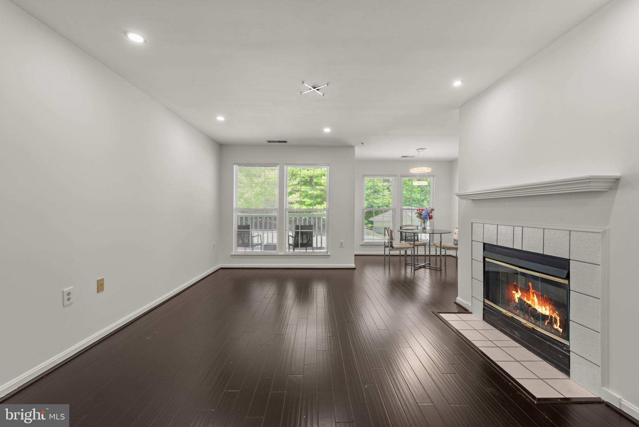 OXBOW APTS AT RUSSETT - Residential
