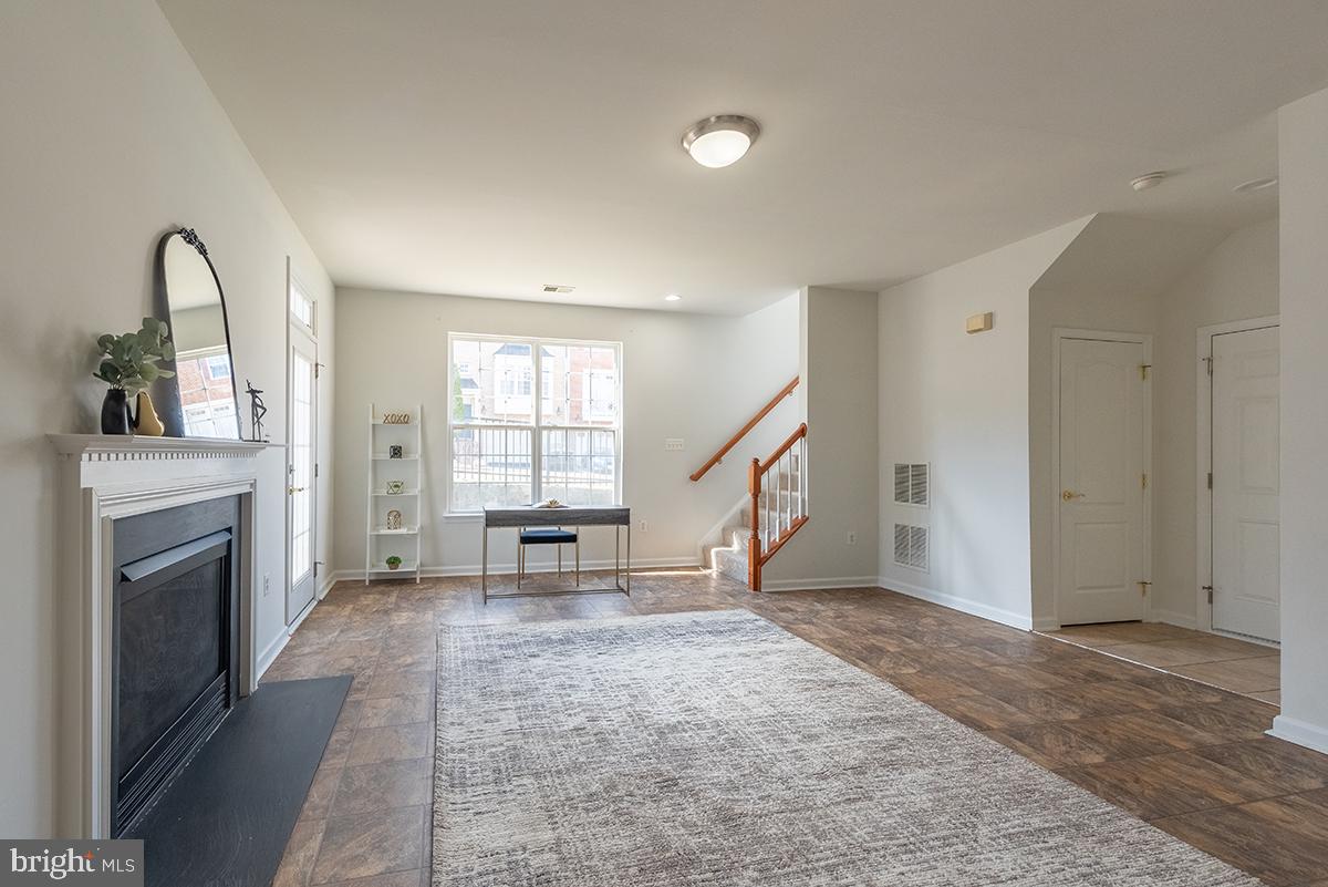 MANASSAS PARK STATION - Residential