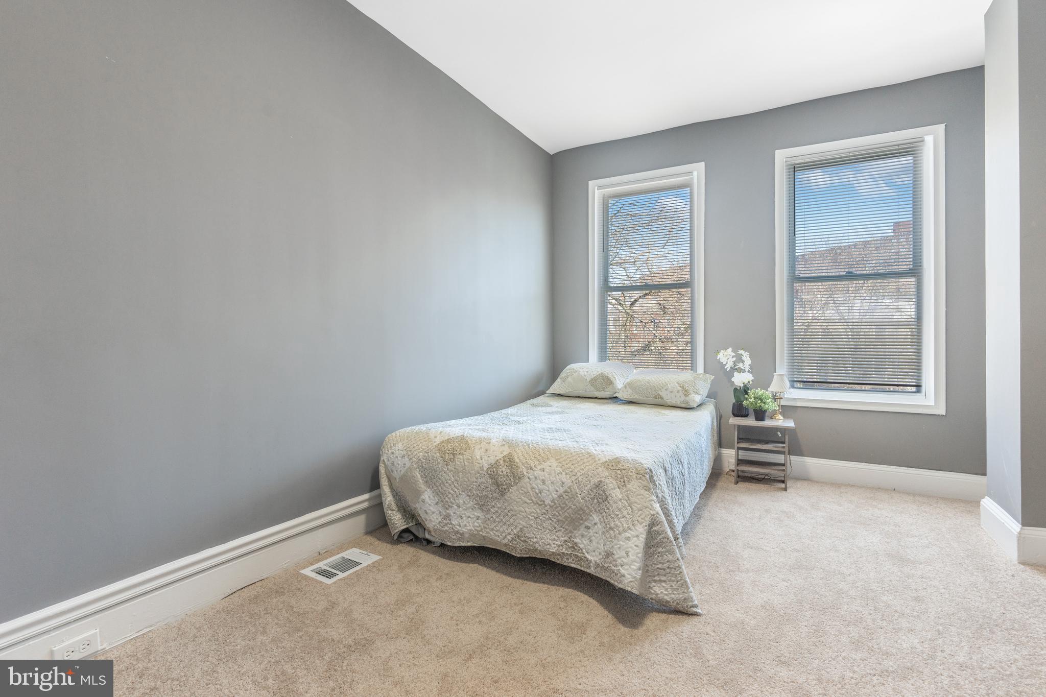 PARK CIRCLE - Residential