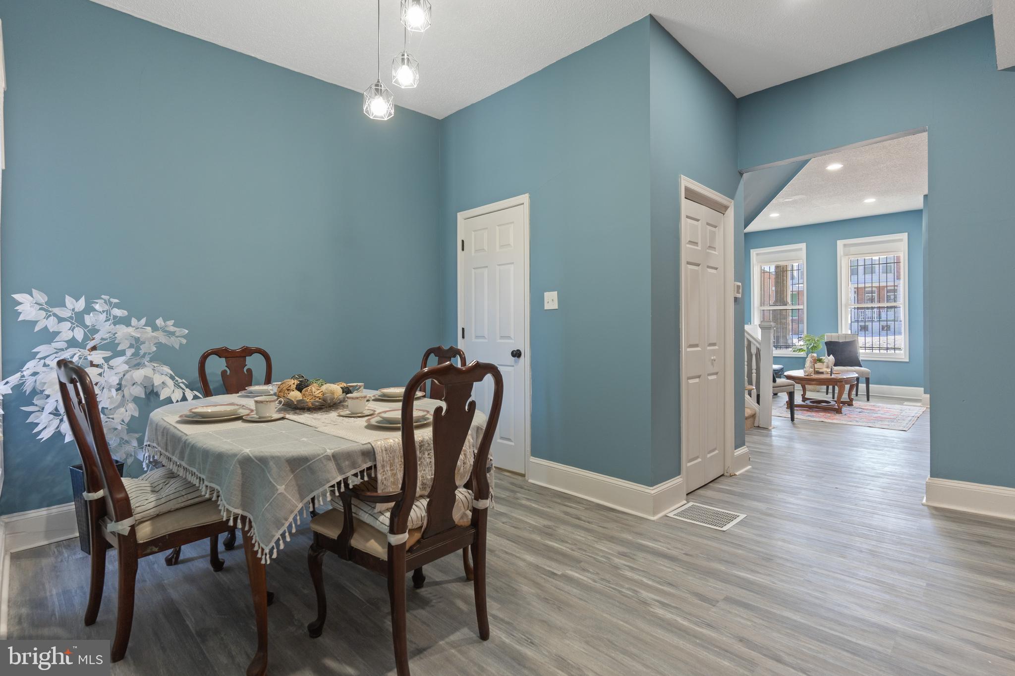 PARK CIRCLE - Residential