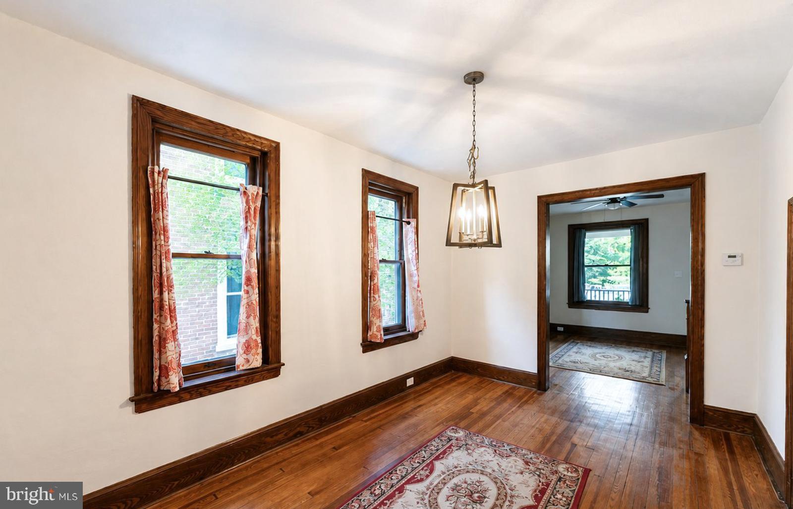 EAST FALLS - Residential