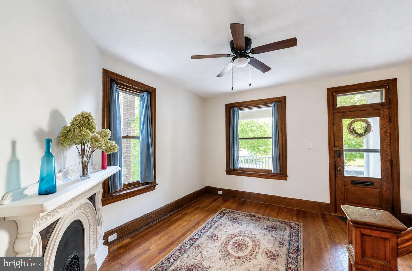 EAST FALLS - Residential