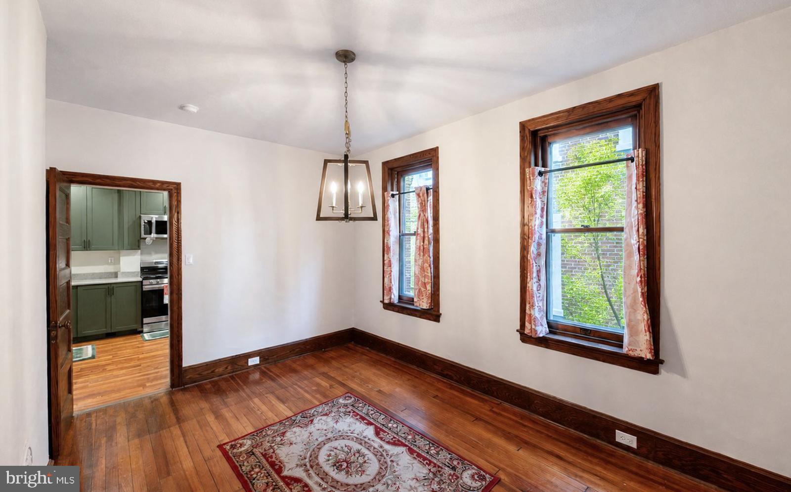 EAST FALLS - Residential