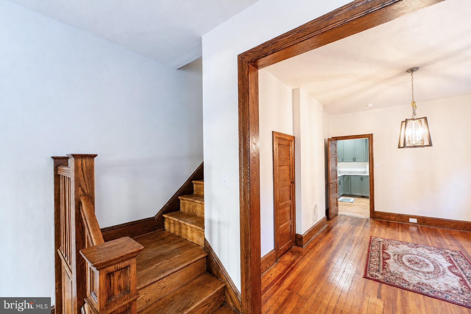 EAST FALLS - Residential