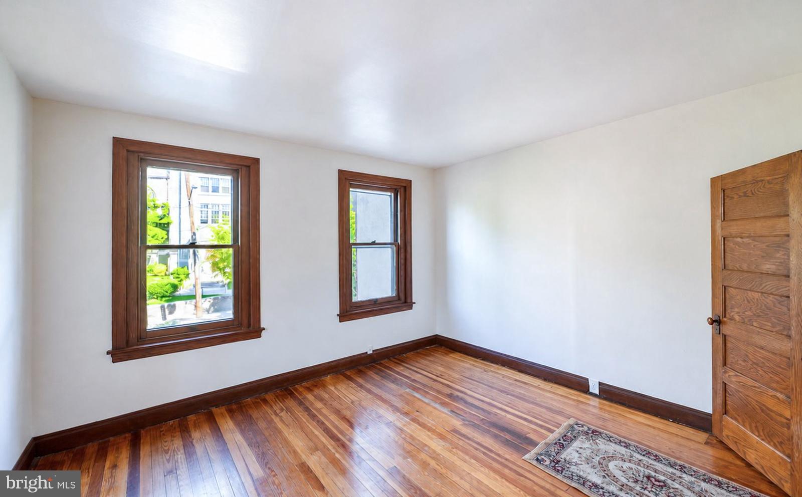 EAST FALLS - Residential