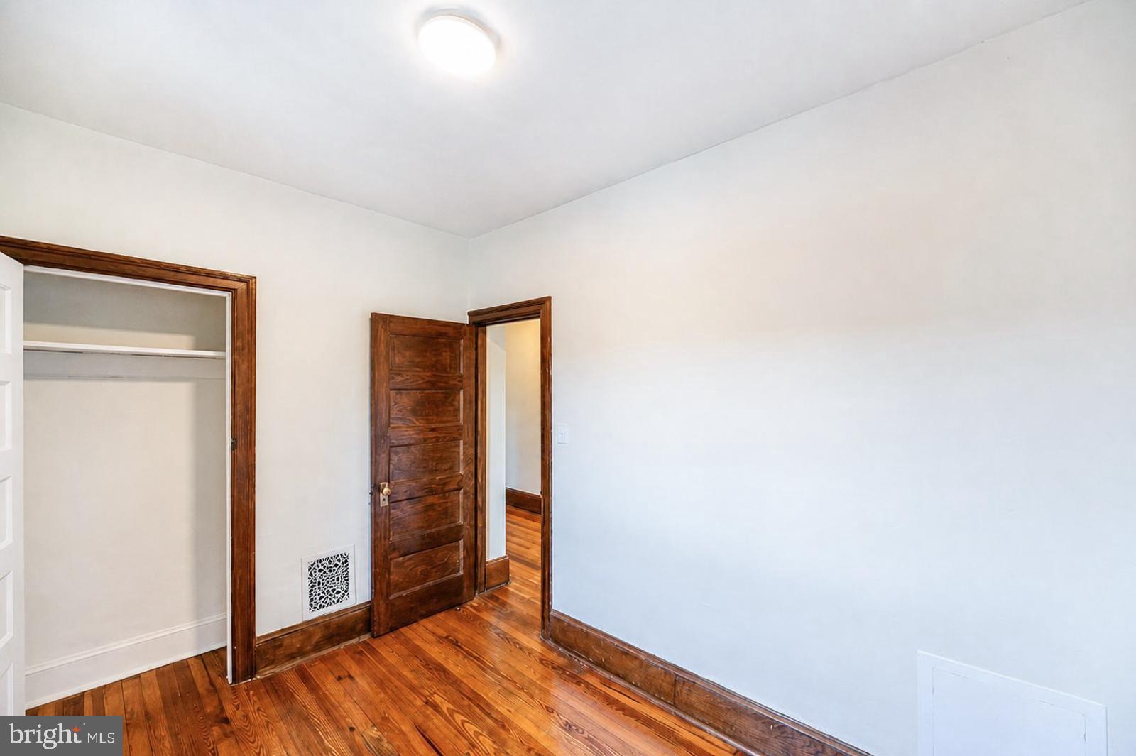 EAST FALLS - Residential