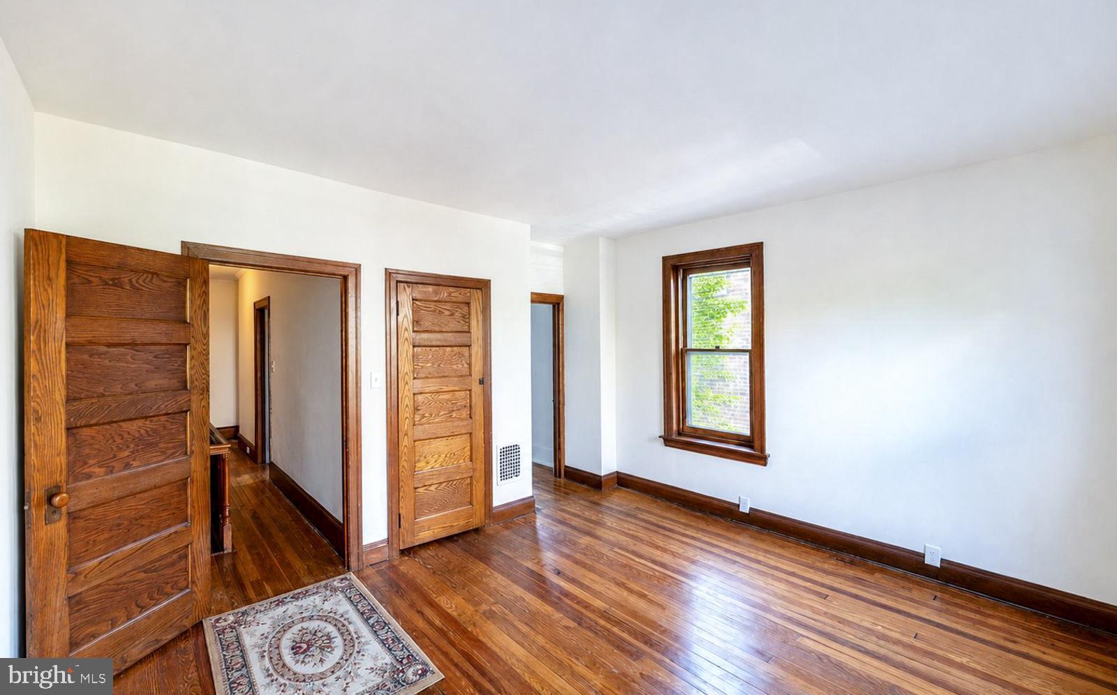 EAST FALLS - Residential