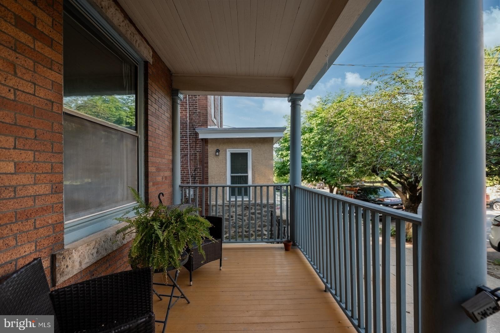 EAST FALLS - Residential