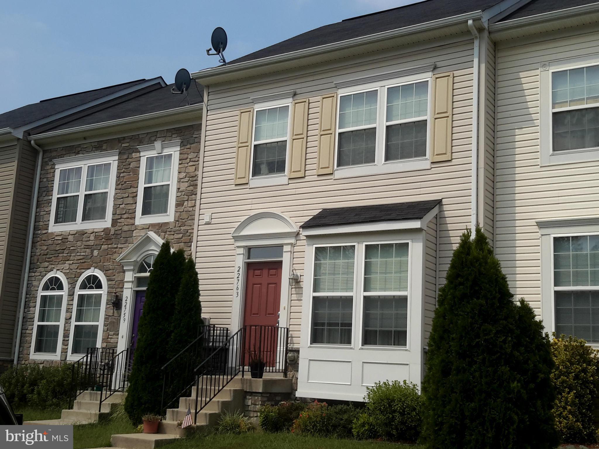 Convenient location. Nicely maintained townhouse. 3 bedrooms, 2 full and 2 half baths, large eat-in kitchen w/42" cabinets & built-in desk, cooktop island & pantry, spacious living room, MBR suite with walk-in closet and master bath with soaking tub and separate shower, LL family room,w/gas fireplace & storage room, fenced back yard. No smokers and pets on case by case basis.