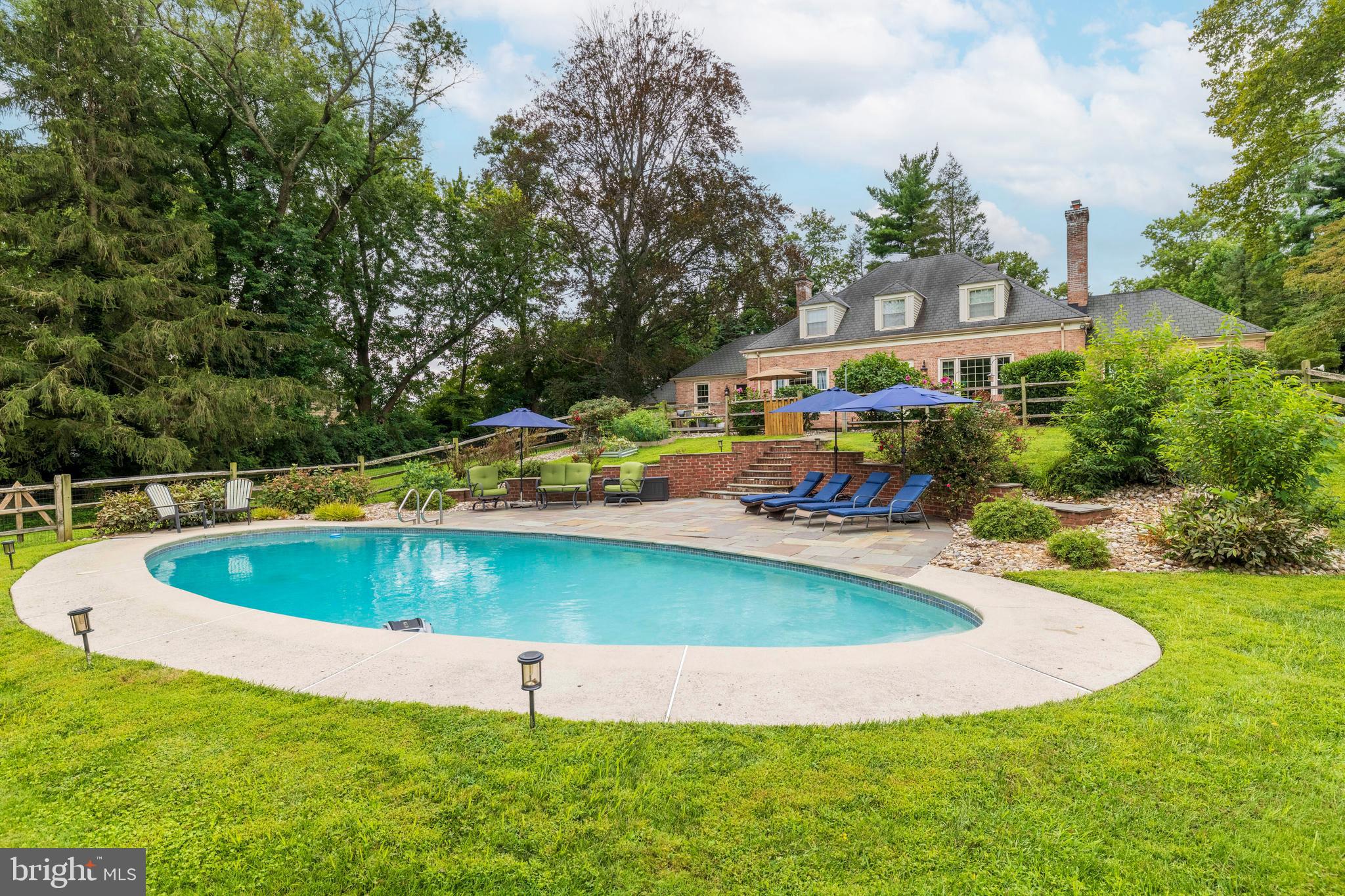 HUNTINGDON VALLEY - Residential