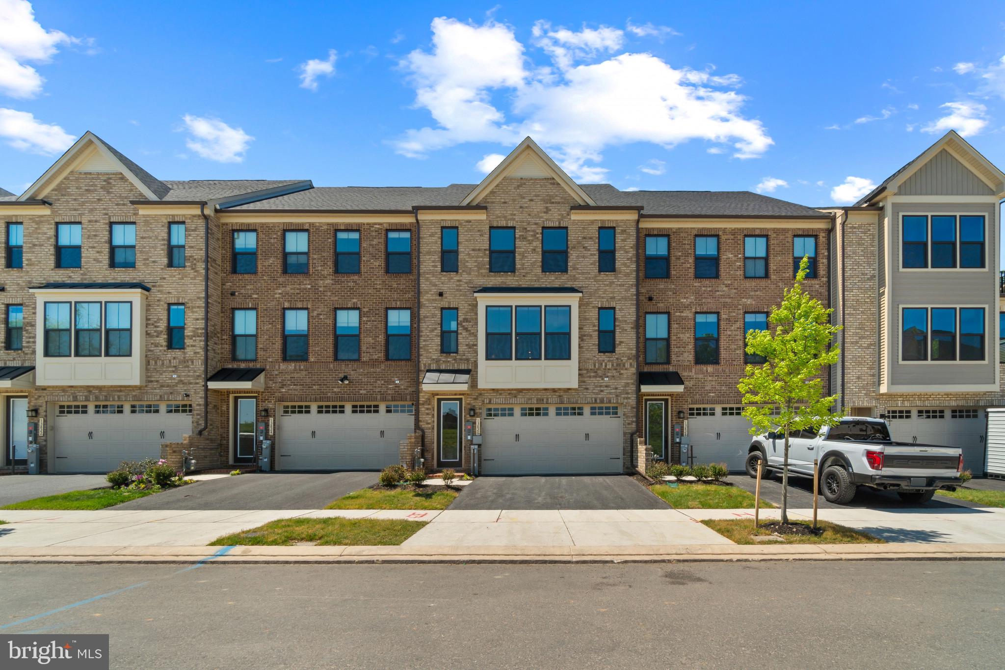 LONGVIEW RIDGE - Residential