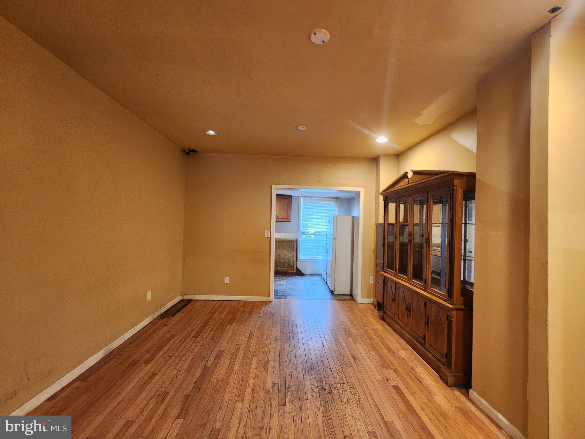 ELLWOOD PARK - Residential