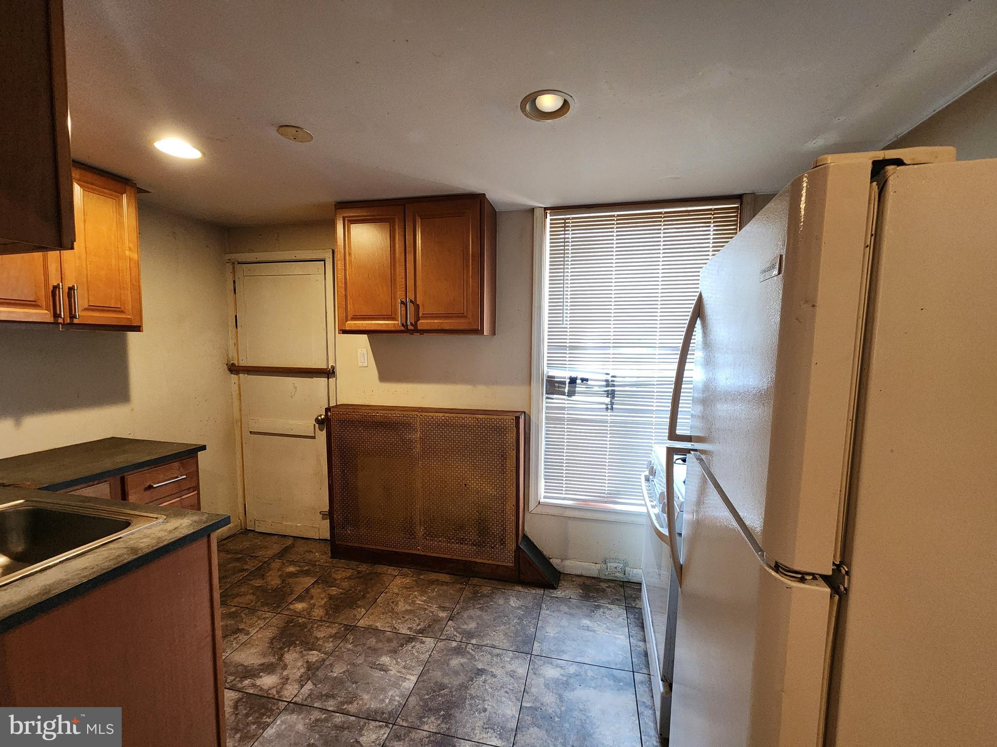 ELLWOOD PARK - Residential