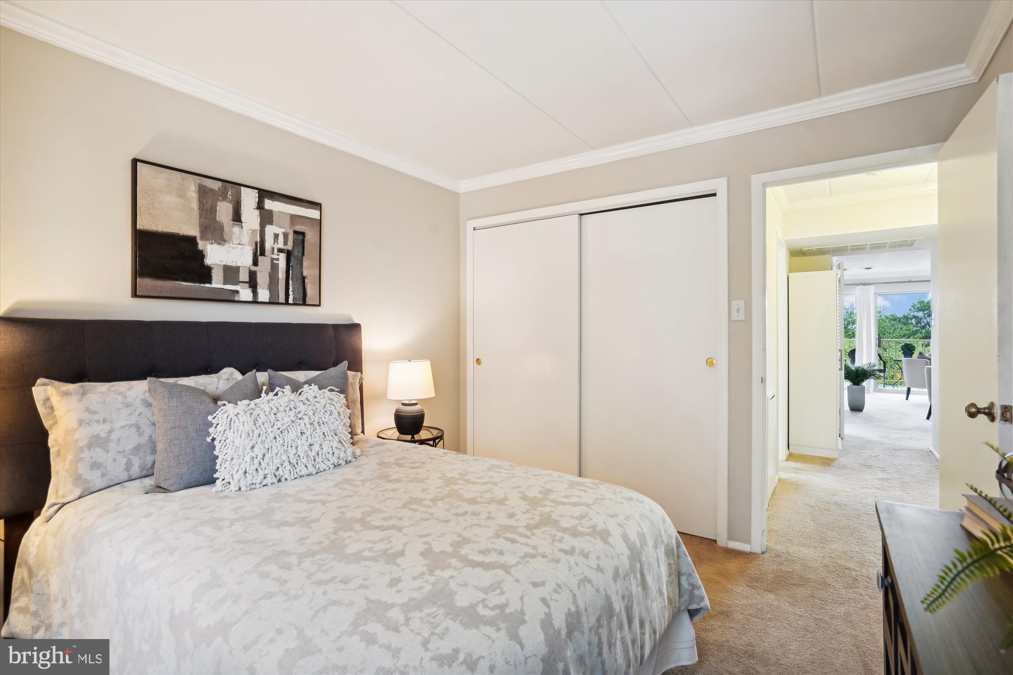 HUNTINGTON CLUB - Residential