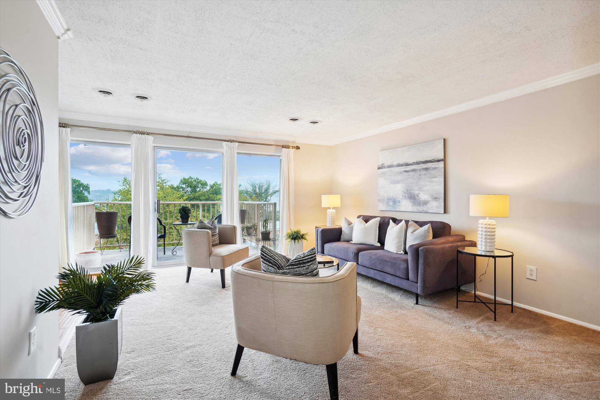 HUNTINGTON CLUB - Residential